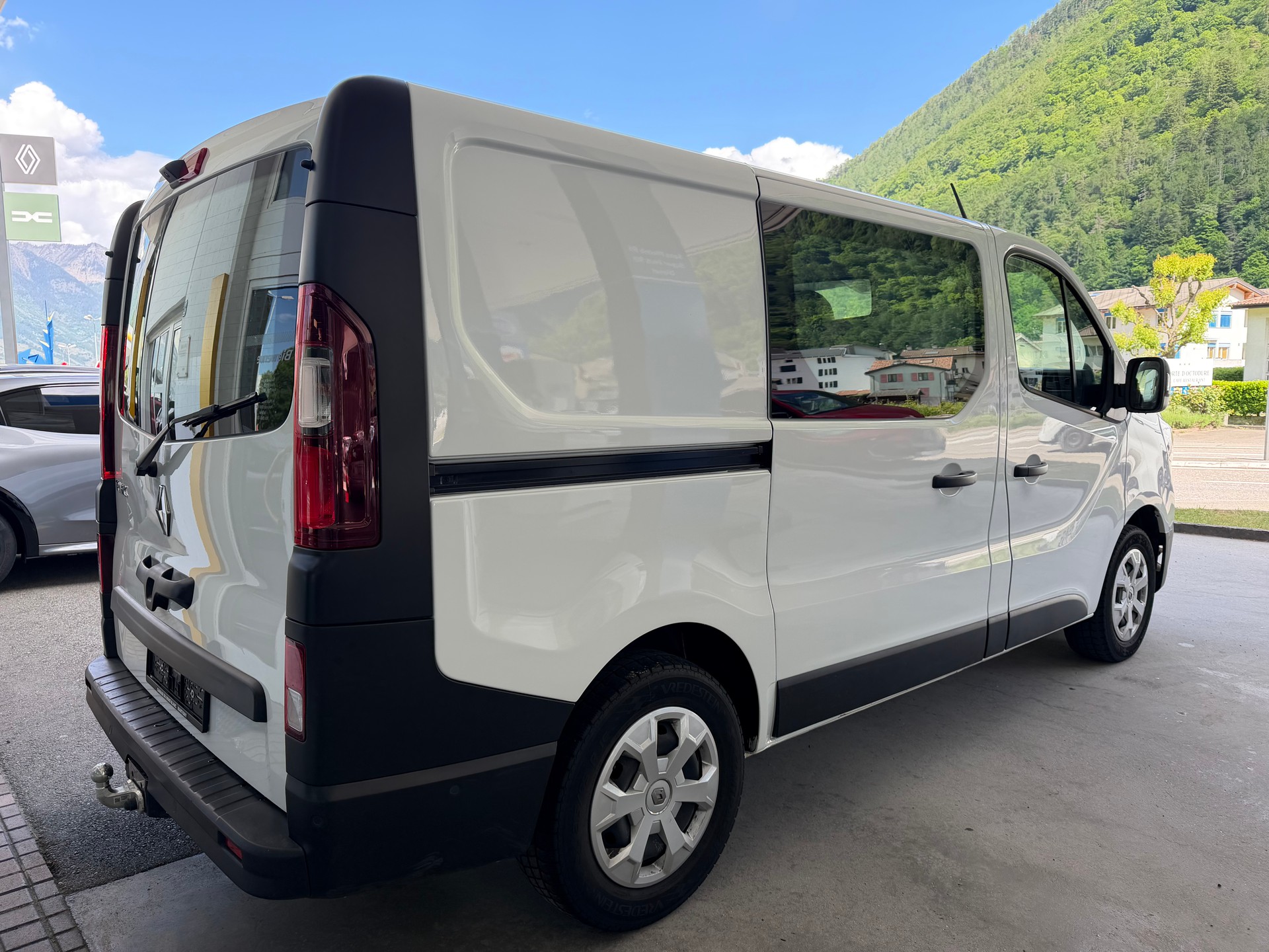 RENAULT Trafic 2.0 Blue dCi 130 Access L1H1 EN-image-2