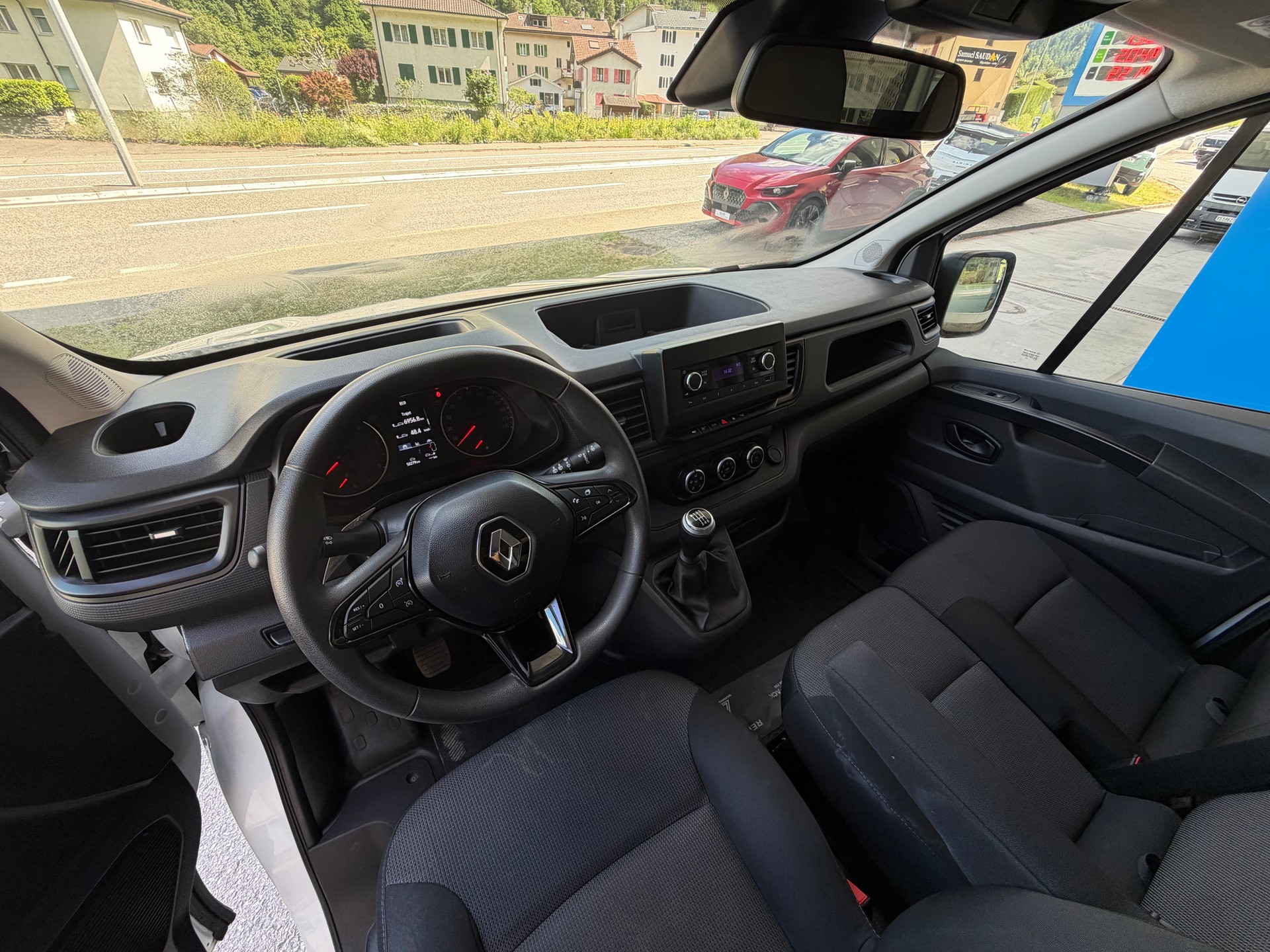 RENAULT Trafic 2.0 Blue dCi 130 Access L1H1 EN-image-7