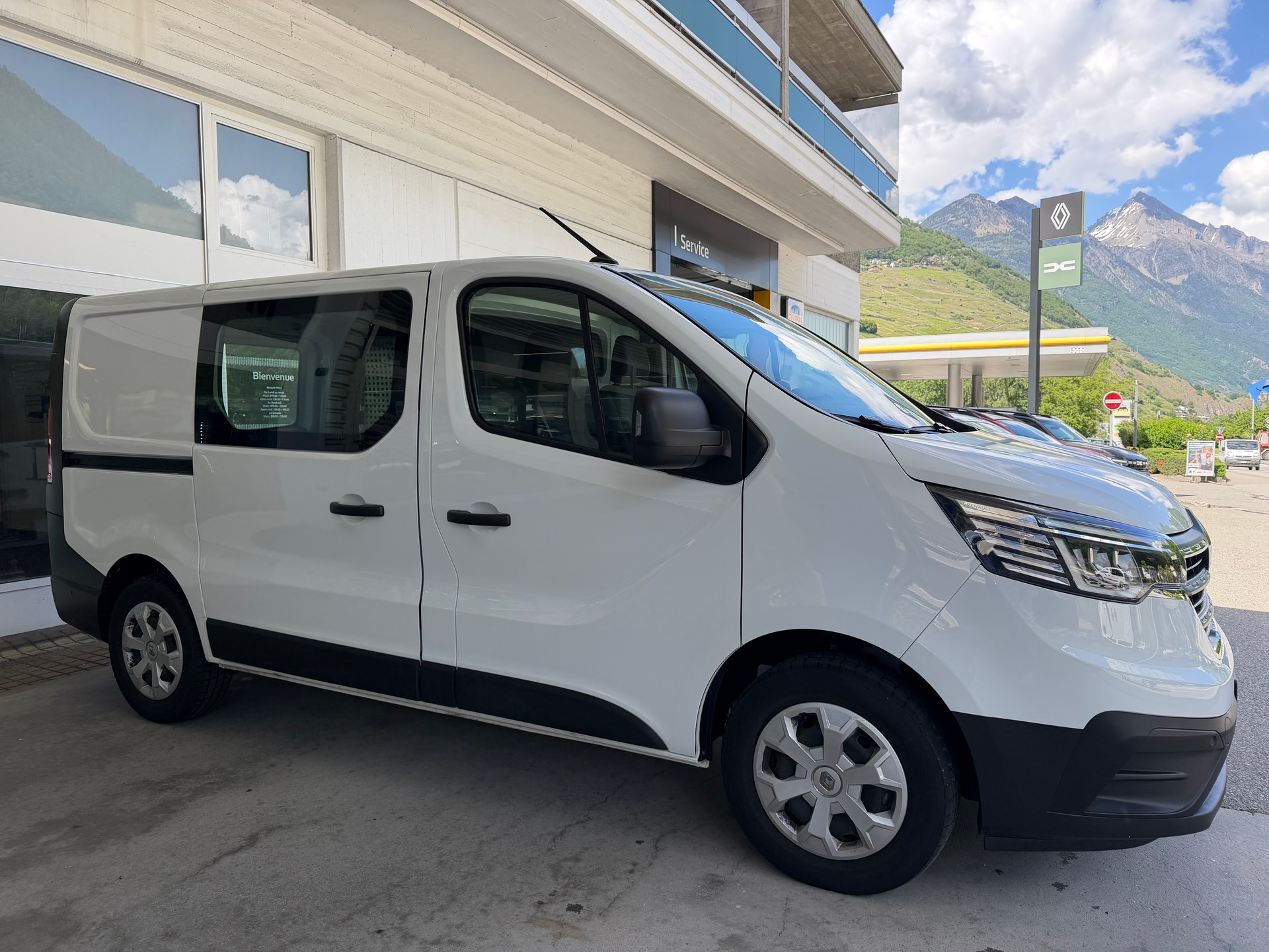 RENAULT Trafic 2.0 Blue dCi 130 Access L1H1 EN-image-3