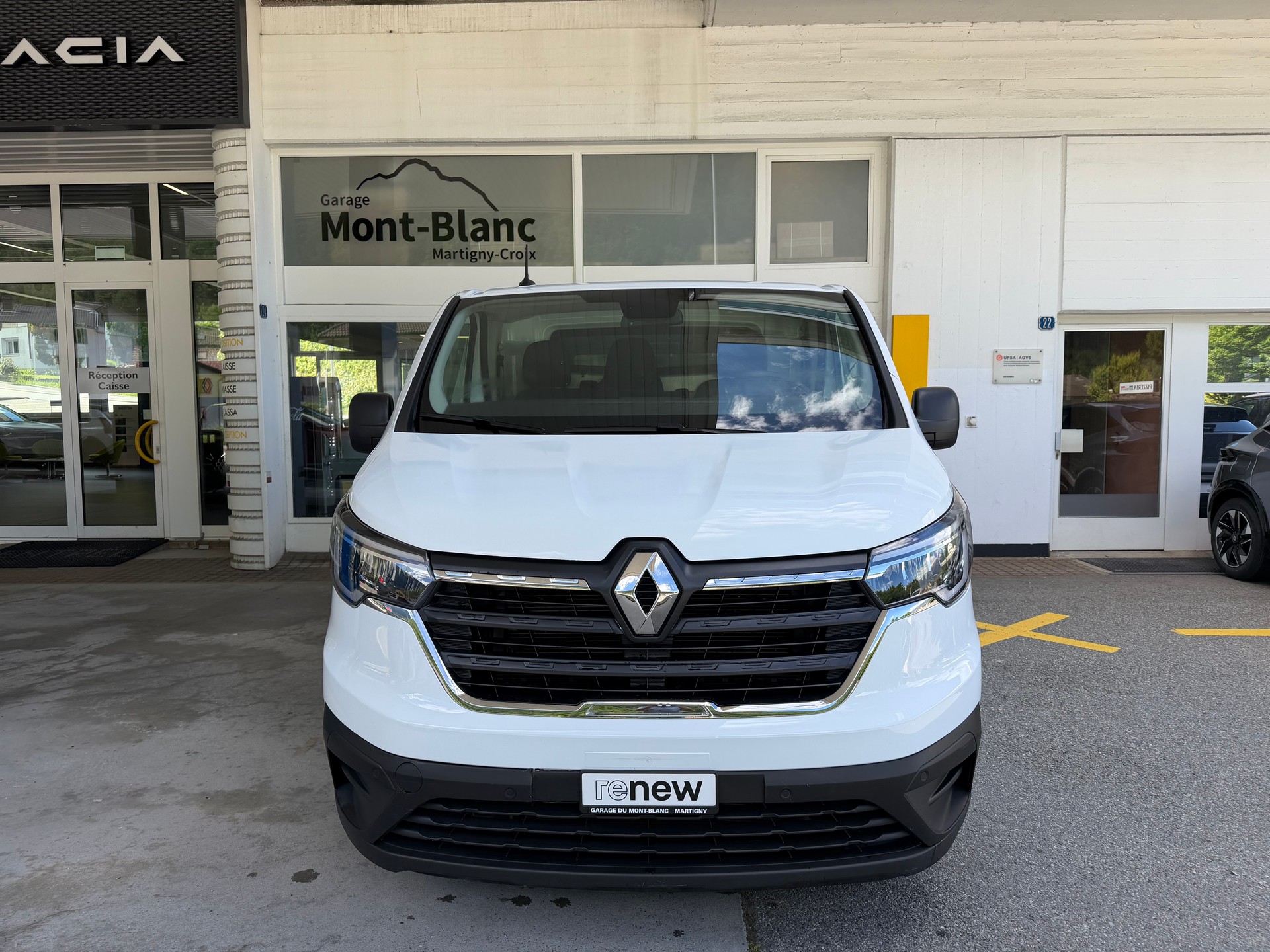 RENAULT Trafic 2.0 Blue dCi 130 Access L1H1 EN-image-4
