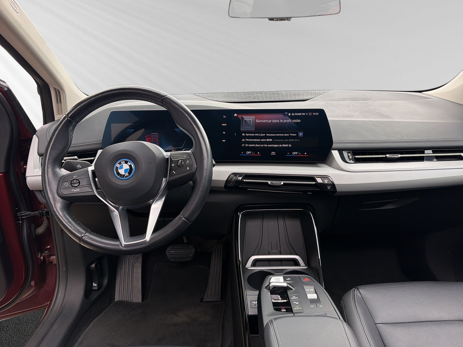 BMW 225e xDrive Active Tourer-image-5