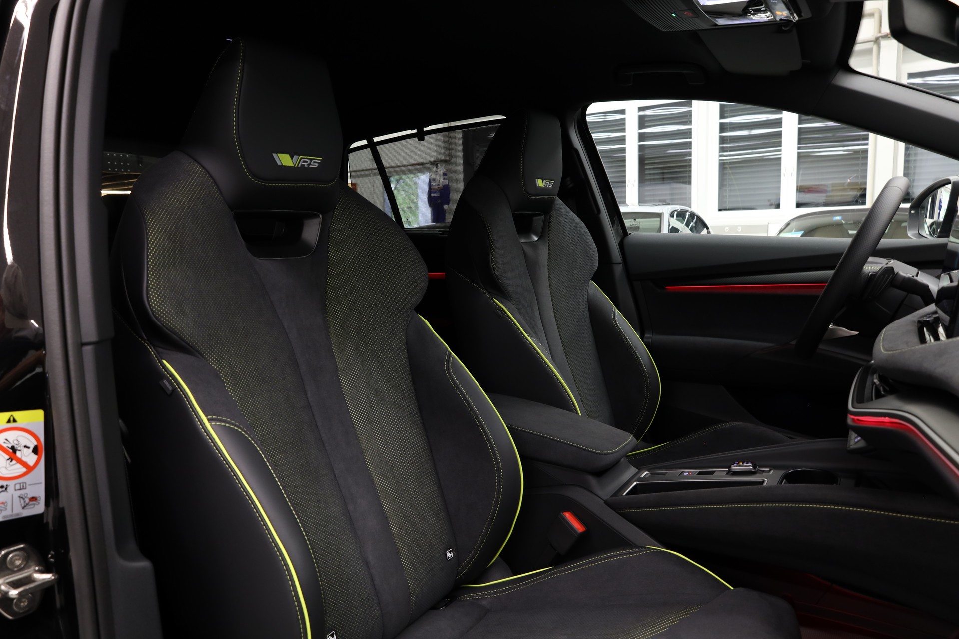 SKODA Elroq RS 4x4-image-19