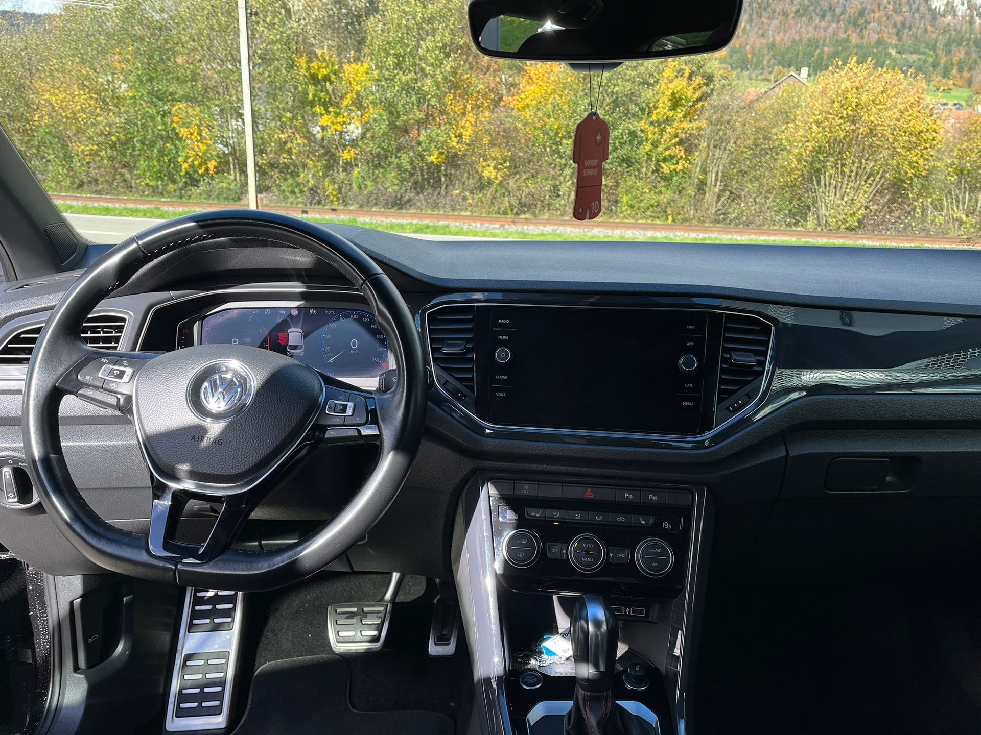 VW T-Roc 2.0 TSI Sport DSG 4Motion-image-11