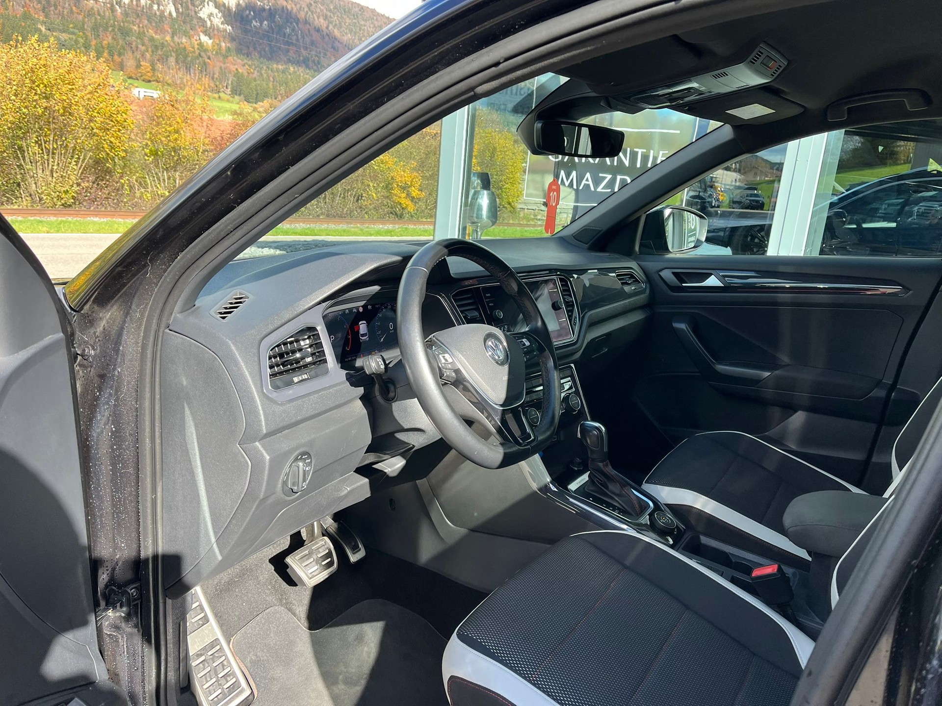 VW T-Roc 2.0 TSI Sport DSG 4Motion-image-8