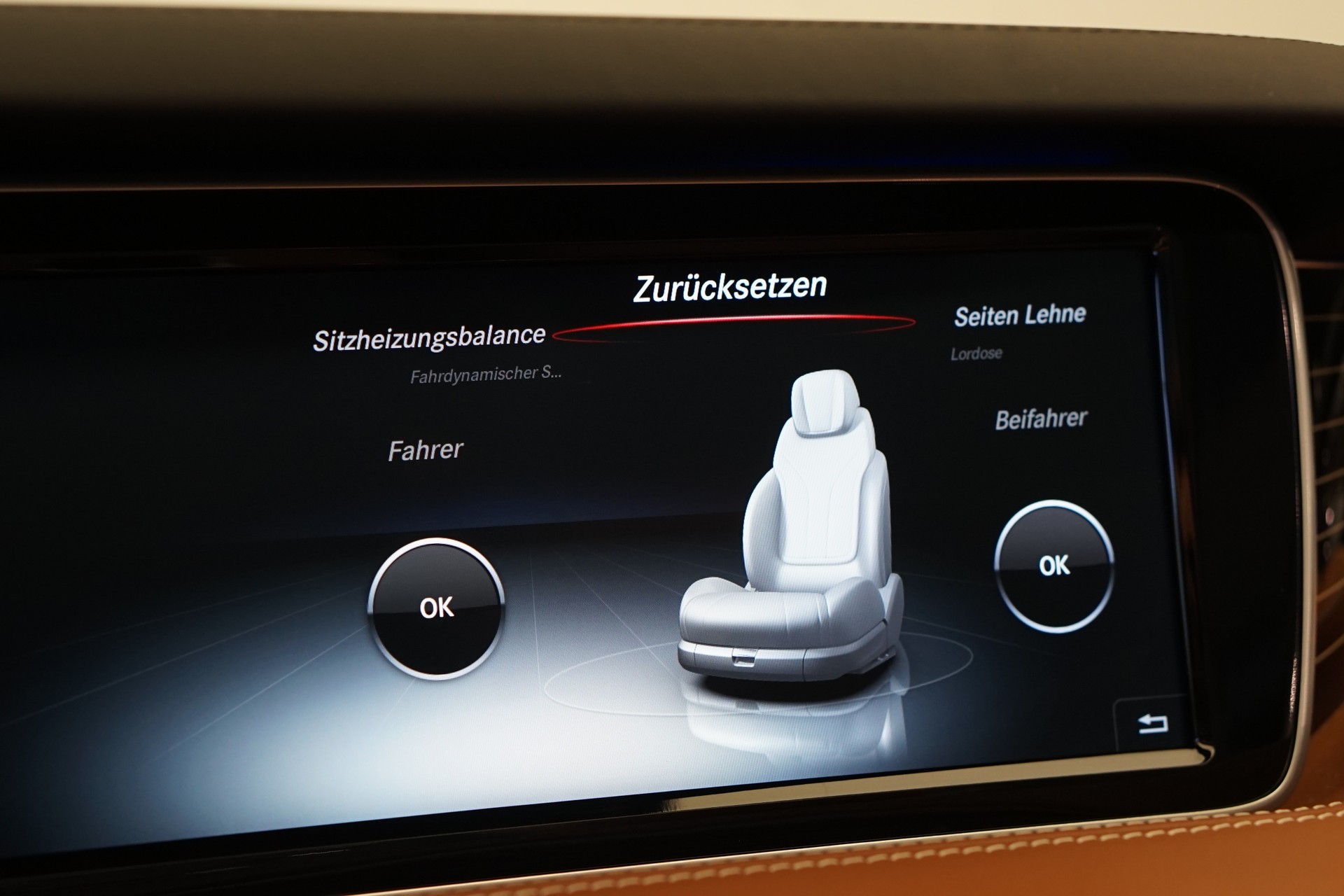 MERCEDES-BENZ S 63 AMG Cabriolet 4Matic Speedshift MCT *CH-Fahrzeug* *Designo Mokkaschwarz* *Swarowski*-image-34