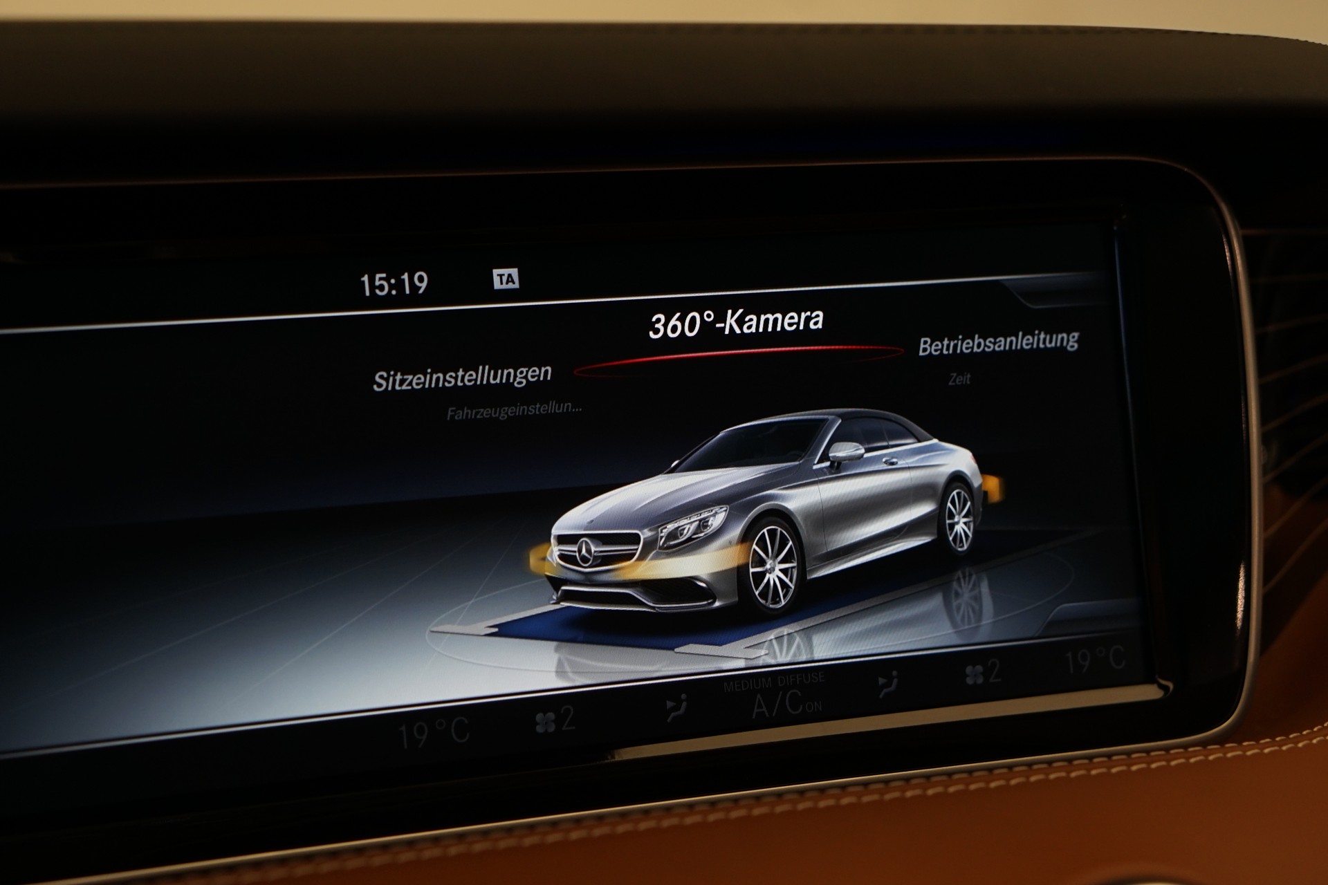 MERCEDES-BENZ S 63 AMG Cabriolet 4Matic Speedshift MCT *CH-Fahrzeug* *Designo Mokkaschwarz* *Swarowski*-image-33