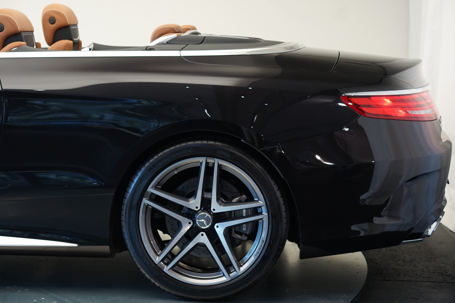 MERCEDES-BENZ S 63 AMG Cabriolet 4Matic Speedshift MCT *CH-Fahrzeug* *Designo Mokkaschwarz* *Swarowski*-image-47