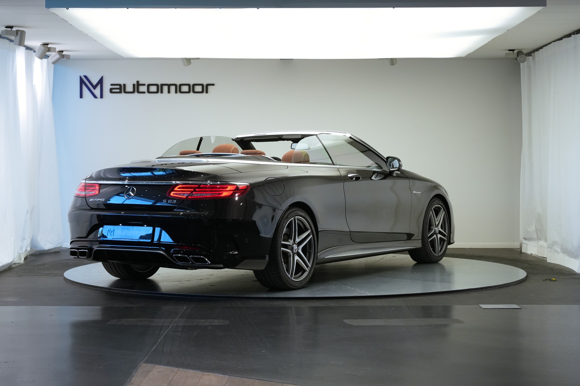 MERCEDES-BENZ S 63 AMG Cabriolet 4Matic Speedshift MCT *CH-Fahrzeug* *Designo Mokkaschwarz* *Swarowski*-image-4
