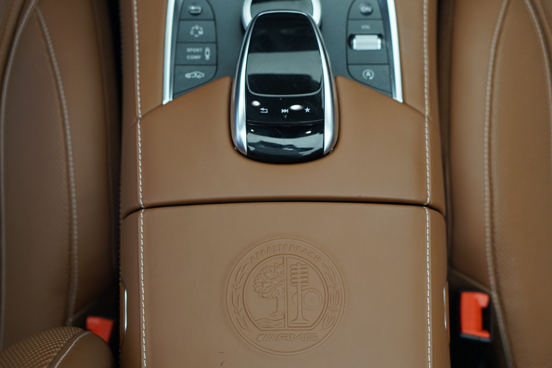 MERCEDES-BENZ S 63 AMG Cabriolet 4Matic Speedshift MCT *CH-Fahrzeug* *Designo Mokkaschwarz* *Swarowski*-image-26