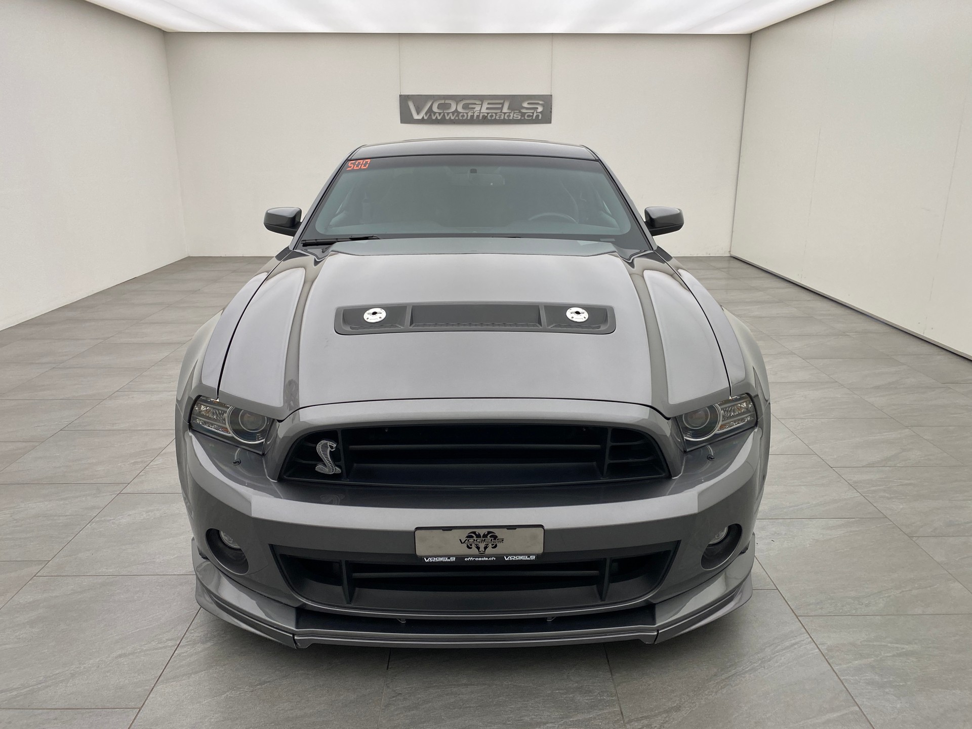 FORD Mustang 5.8 Shelby GT500-showroom-element-1
