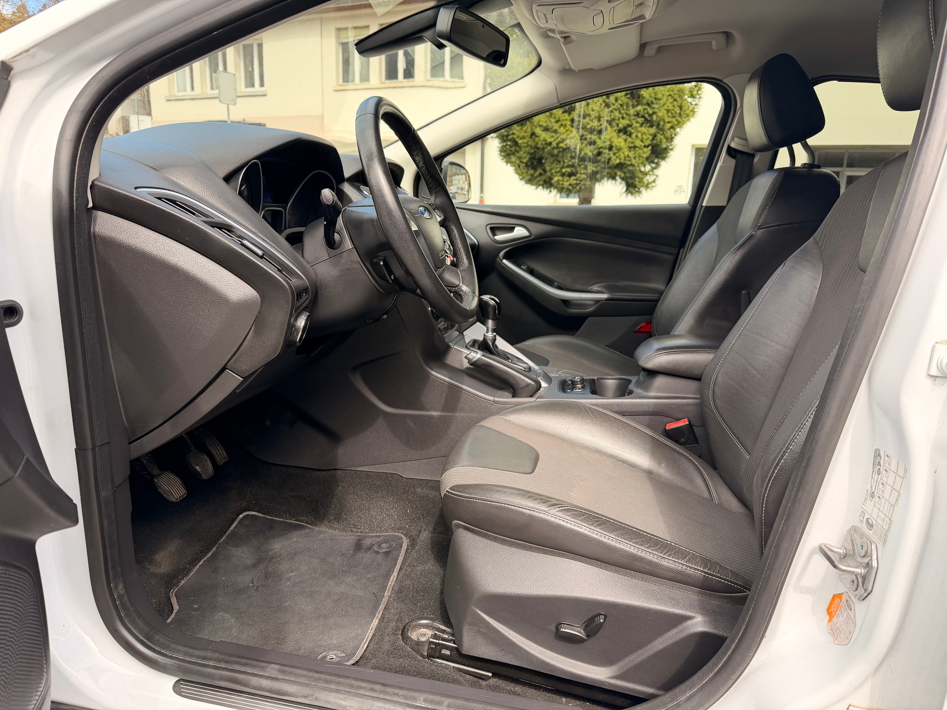 FORD Focus 1.6 TDCi Trend-image-8