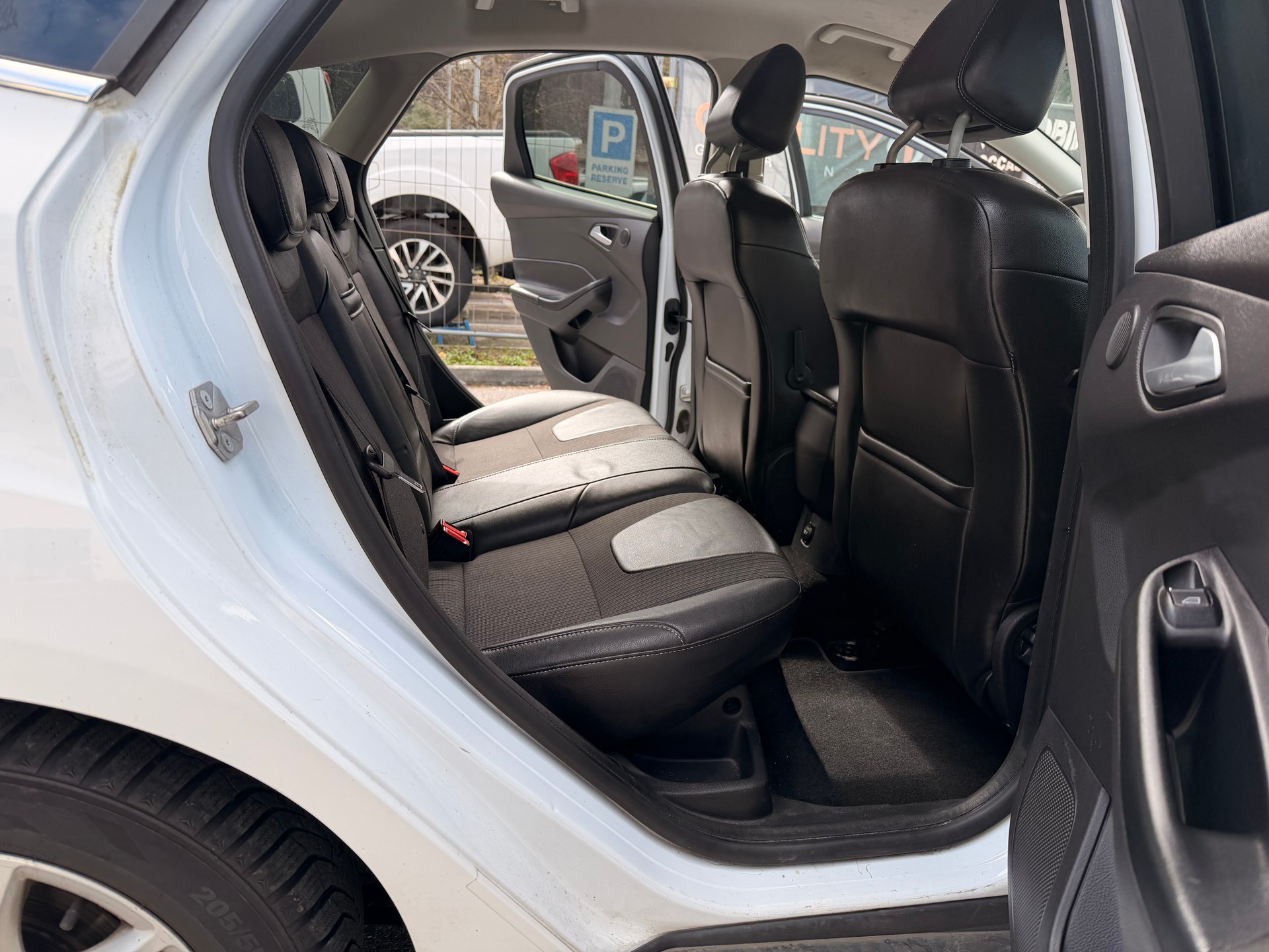 FORD Focus 1.6 TDCi Trend-image-11