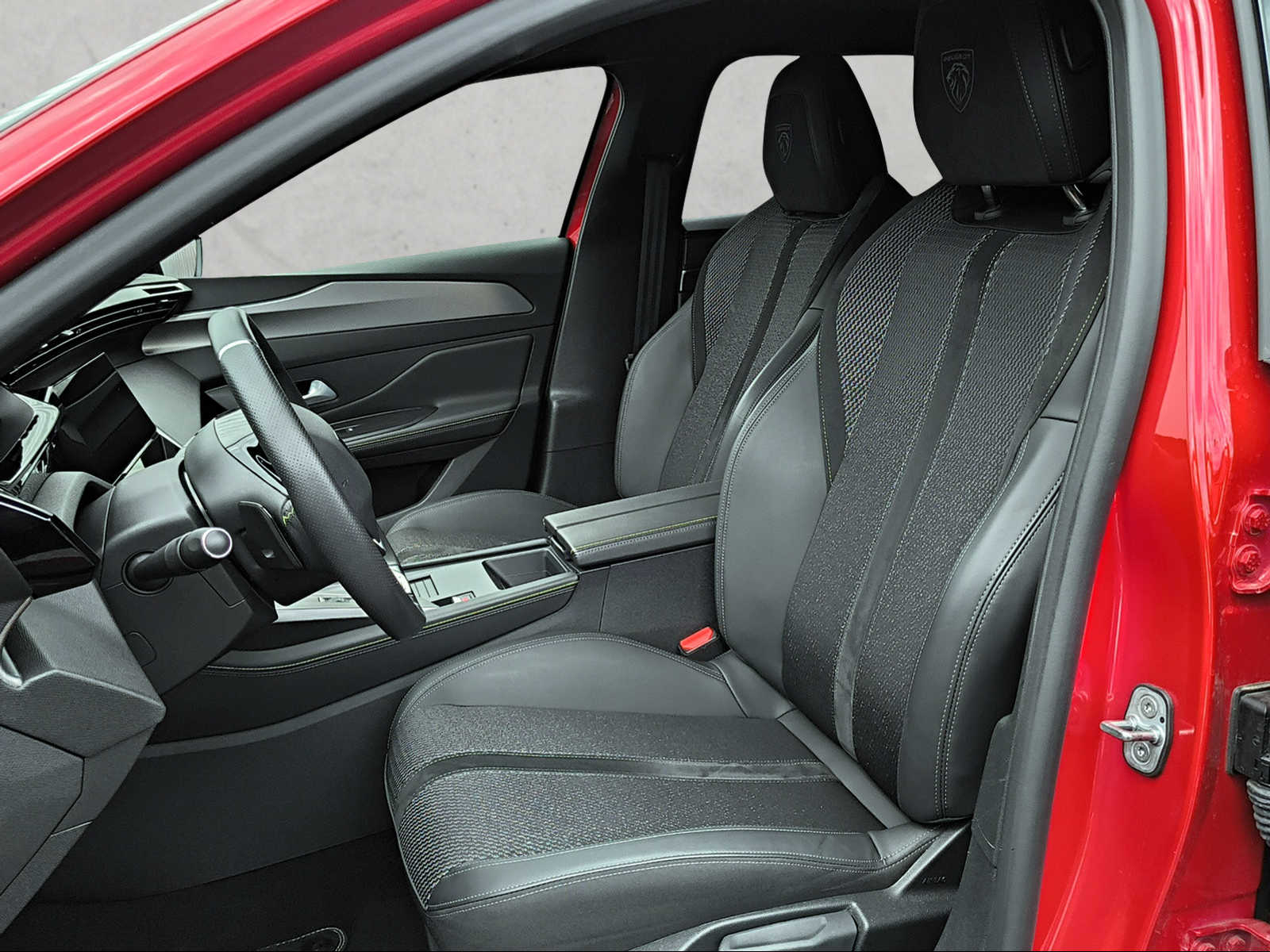 PEUGEOT 308 SW 1.2 Hybrid GT-image-9