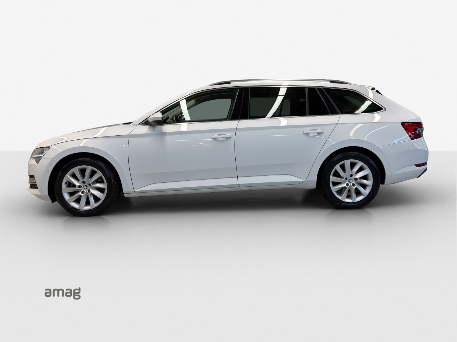 SKODA Superb Combi 2.0 TDi Style 4x4 DSG-showroom-element-1