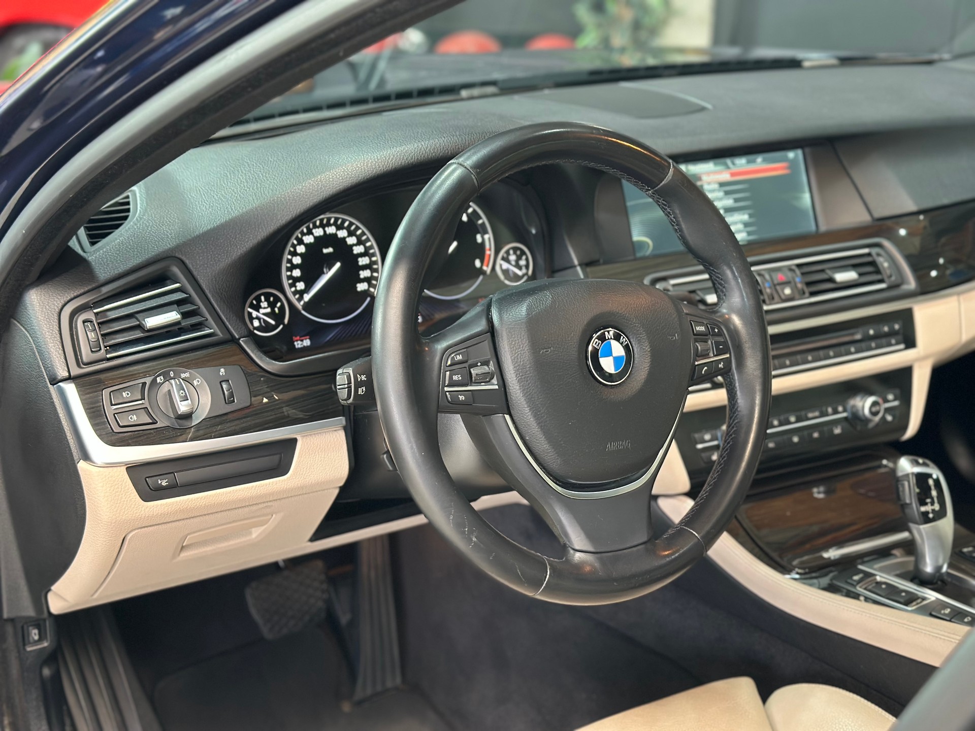 BMW 535d xDrive Touring Steptronic-image-17