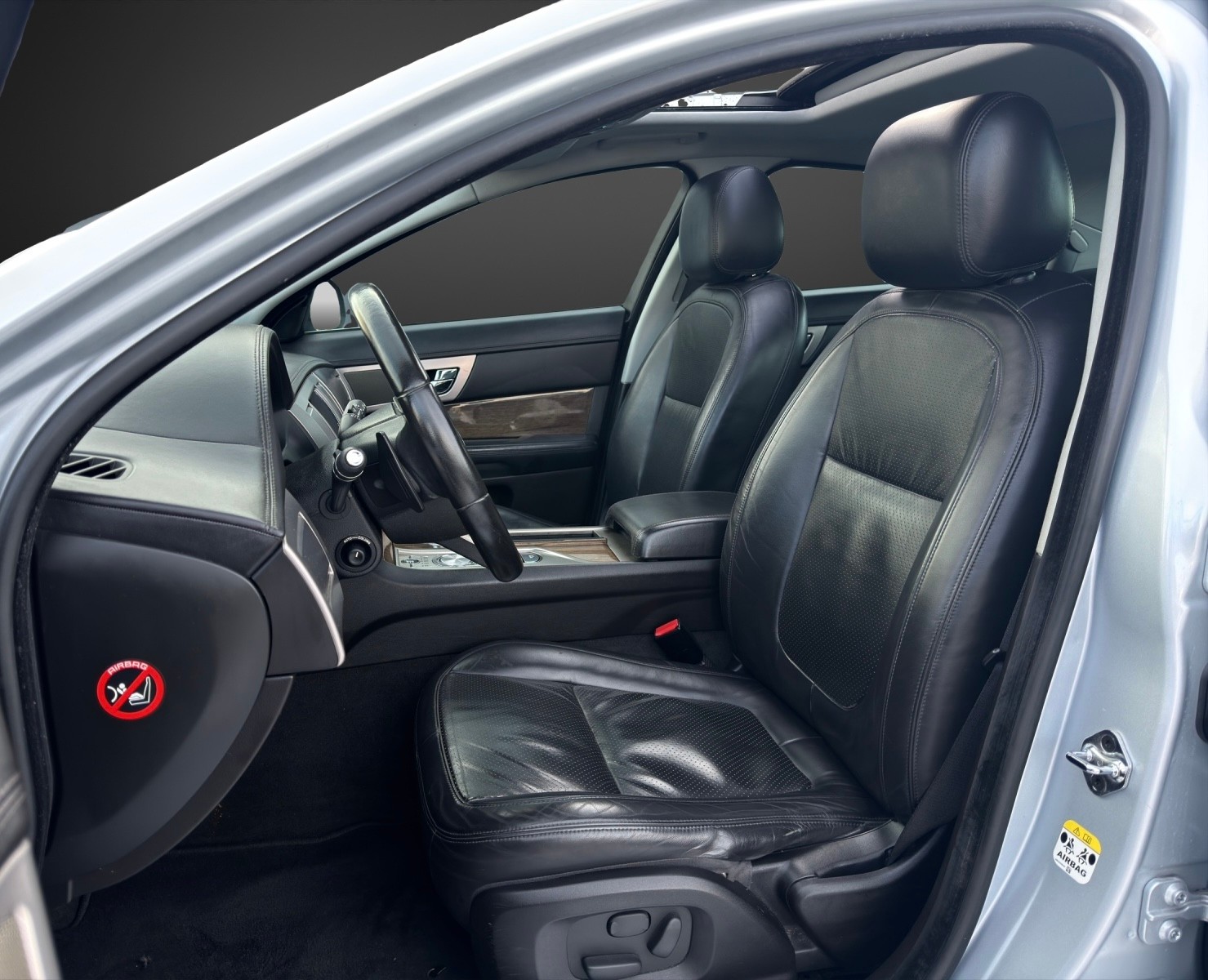 JAGUAR XF 3.0 V6 Luxury-image-6
