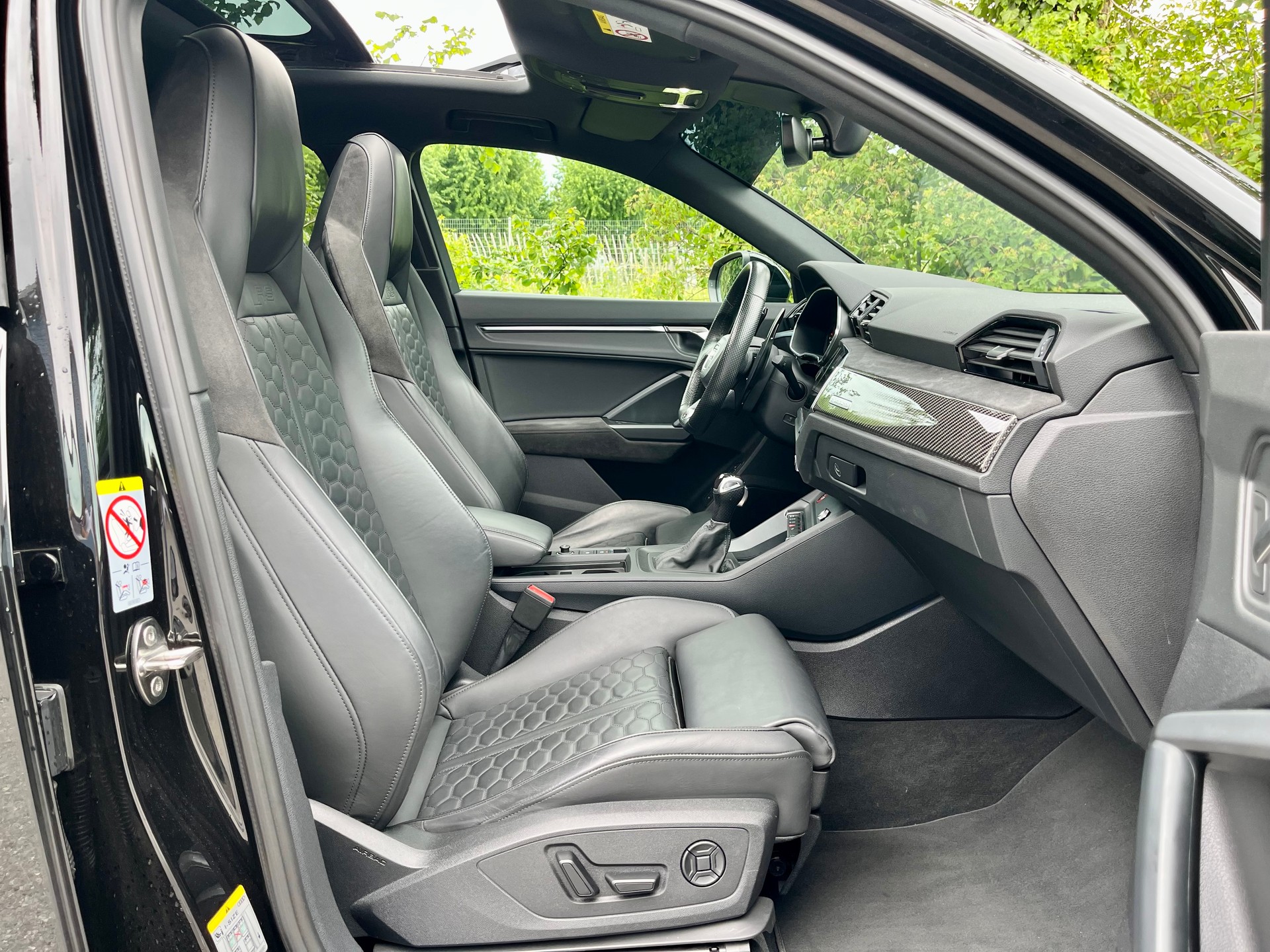 AUDI RS Q3 Sportback quattro S tronic-image-10