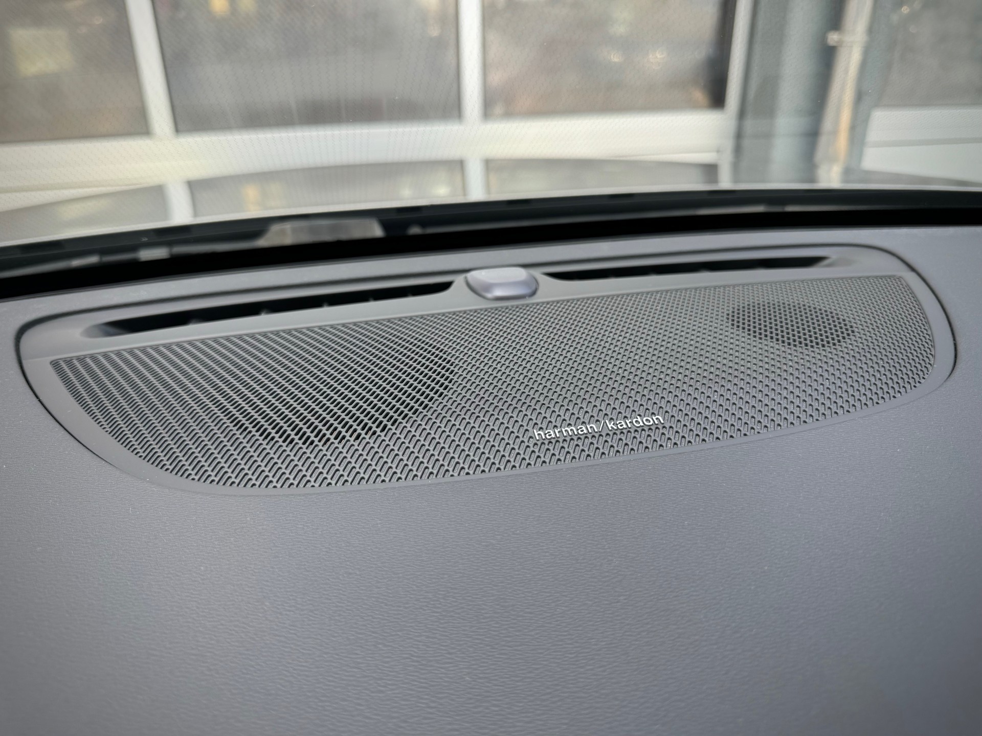 VOLVO V60 D3 Momentum Geartronic - Véhicule Suisse (CH)-image-14