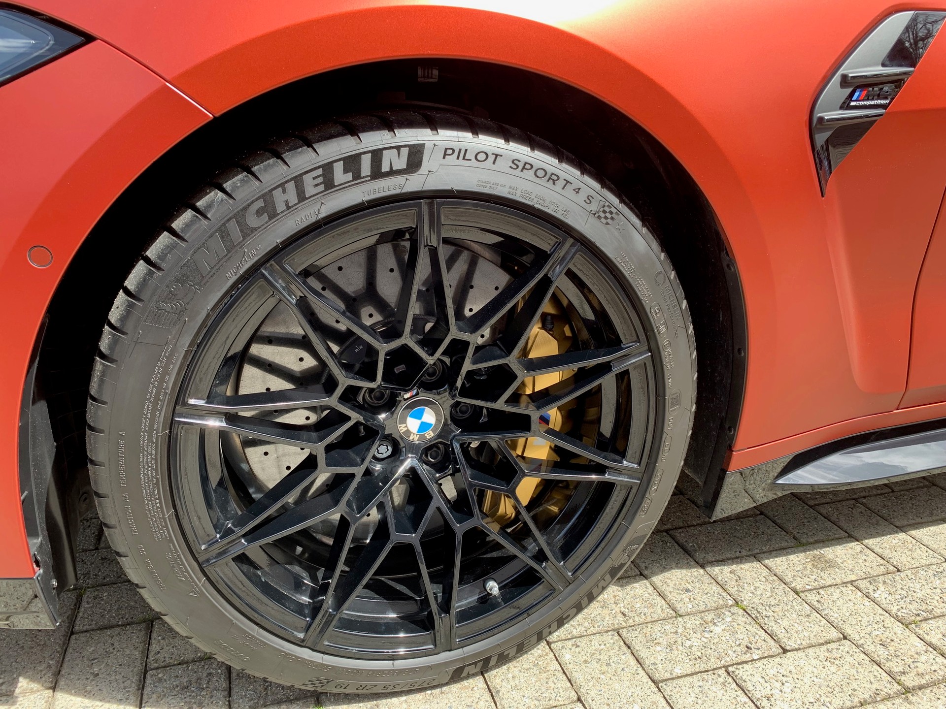 BMW M4 Competition xDrive-image-2