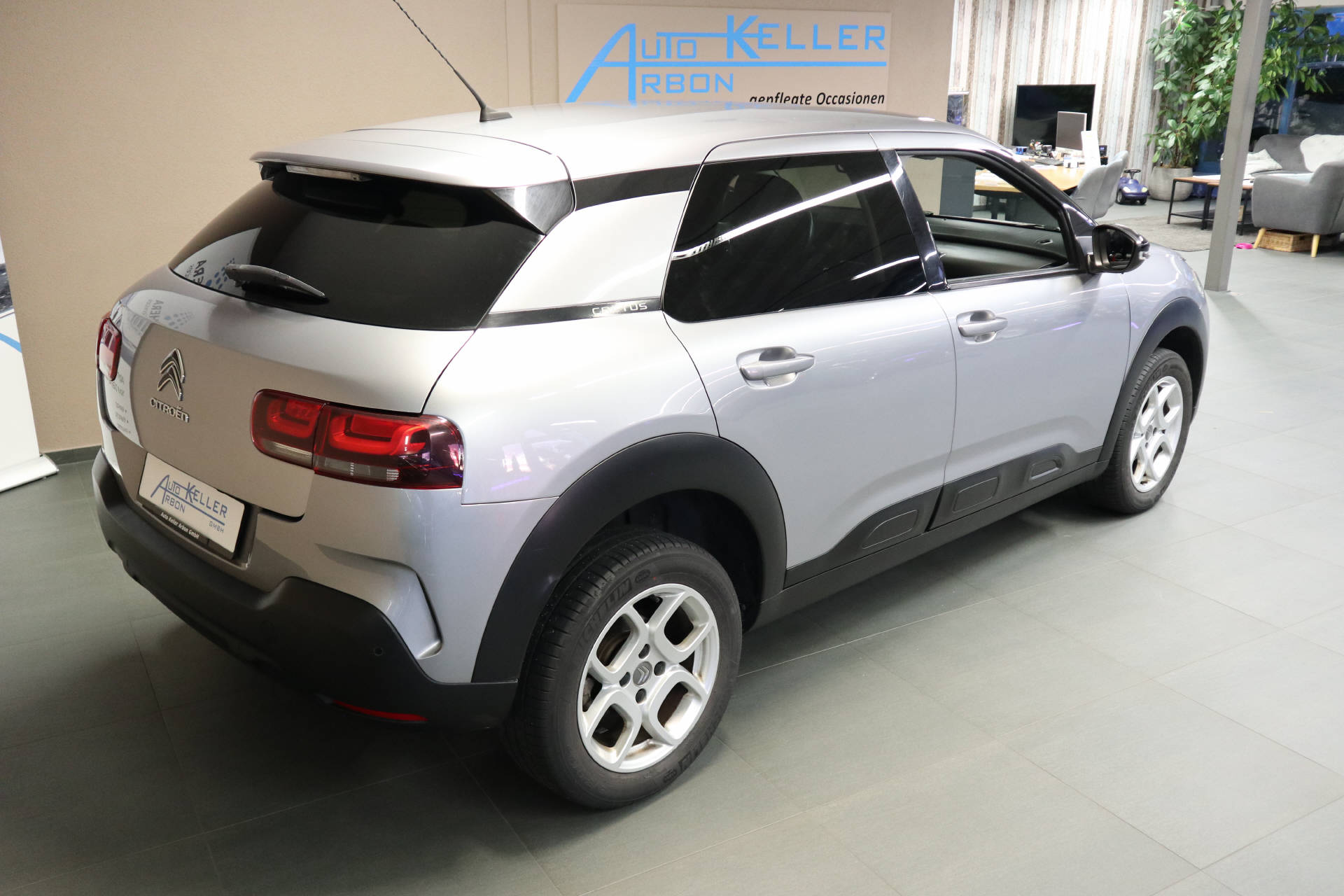 CITROEN C4 CACTUS 1.2 PureTech Feel-image-6