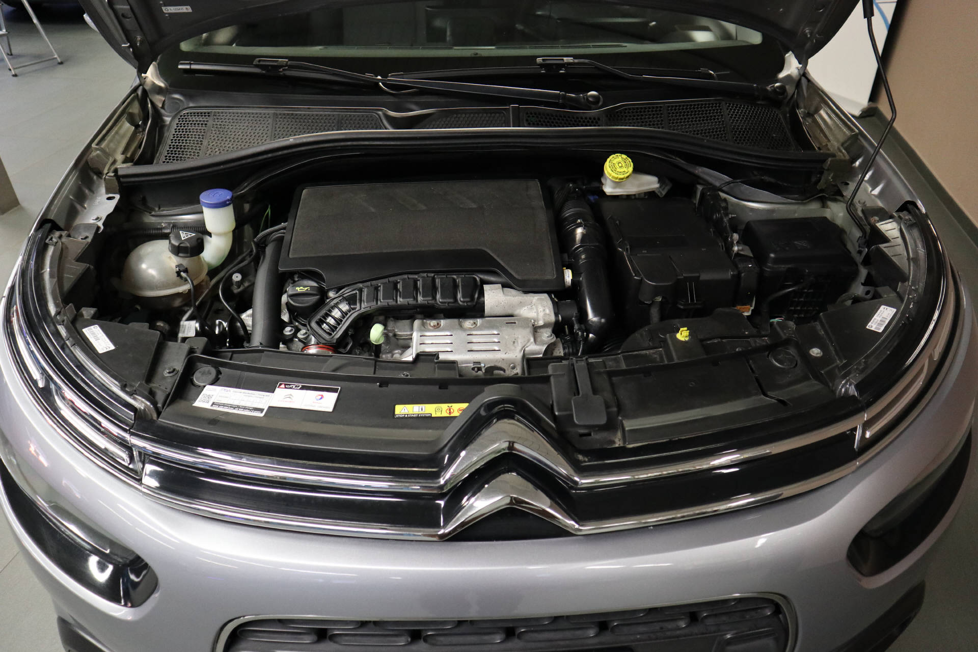 CITROEN C4 CACTUS 1.2 PureTech Feel-image-15