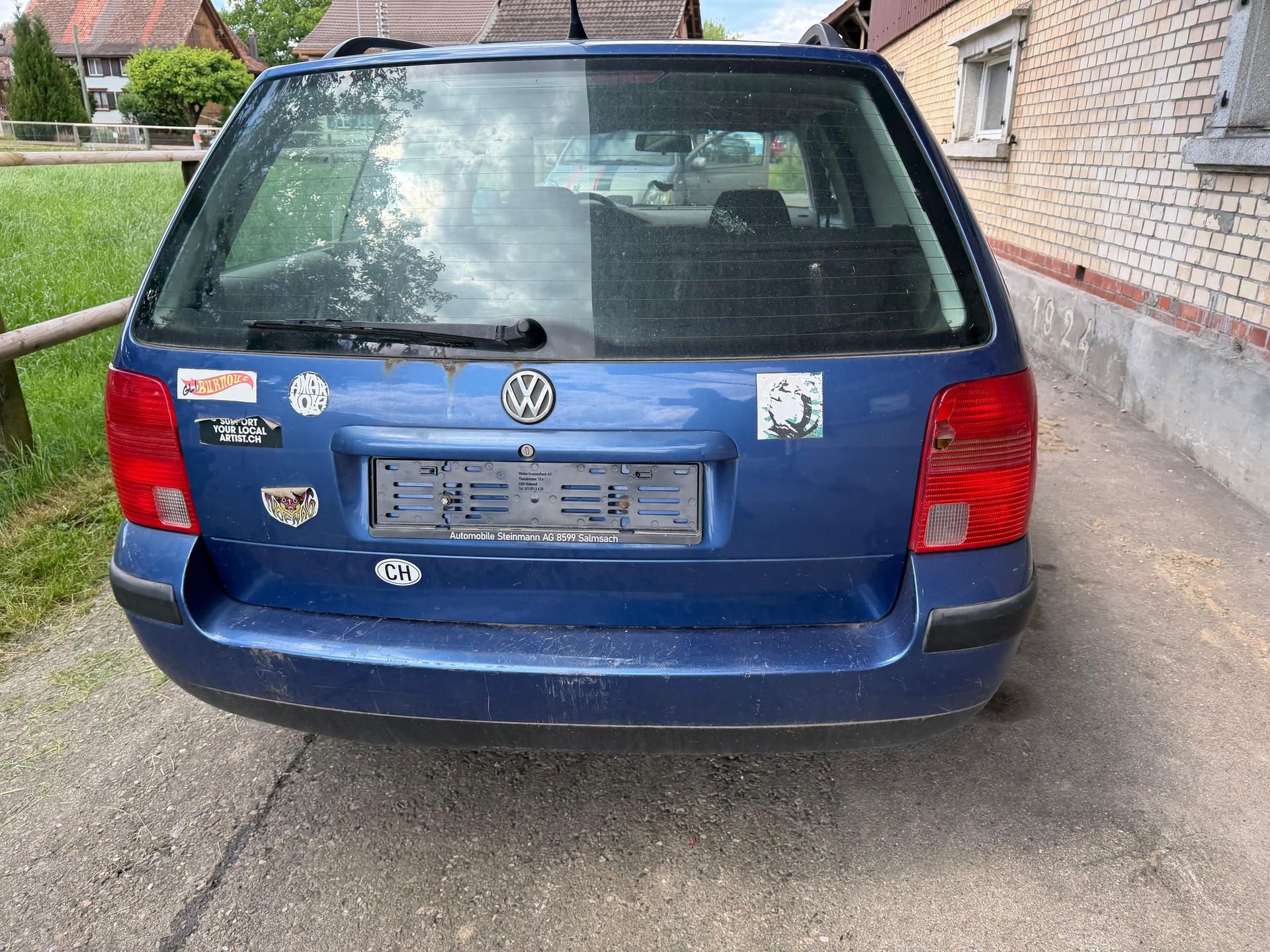 VW PASSAT-image-5