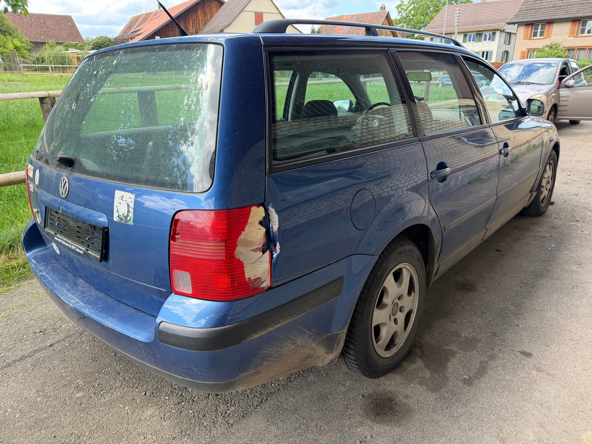 VW PASSAT-image-4