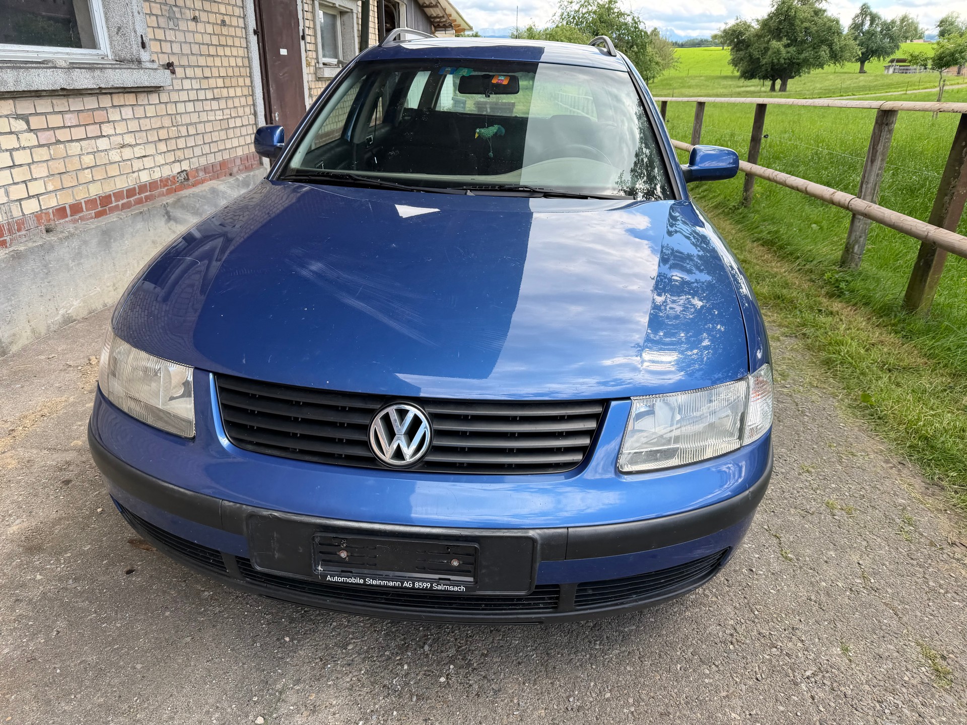 VW PASSAT-image-1