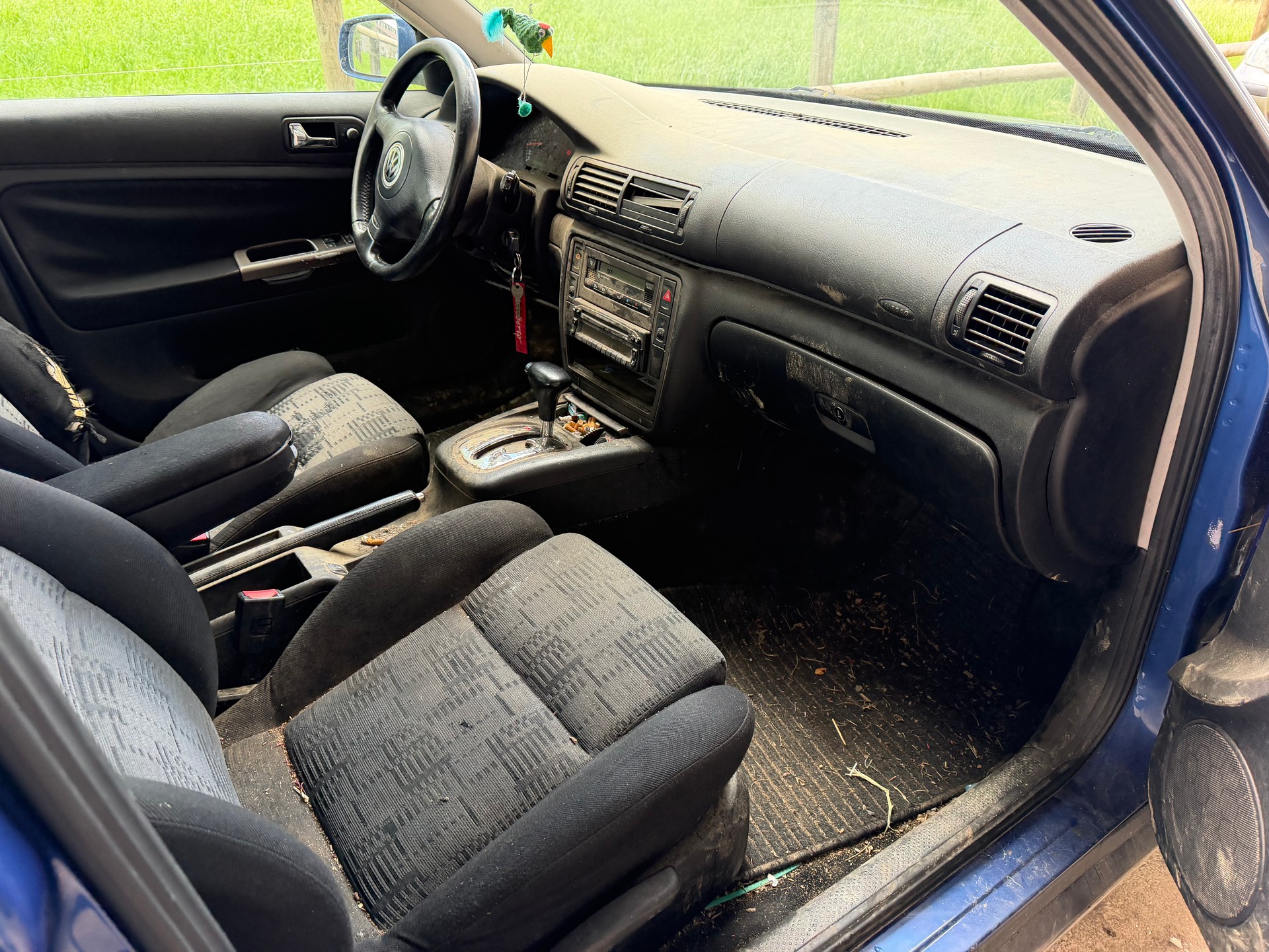 VW PASSAT-image-2