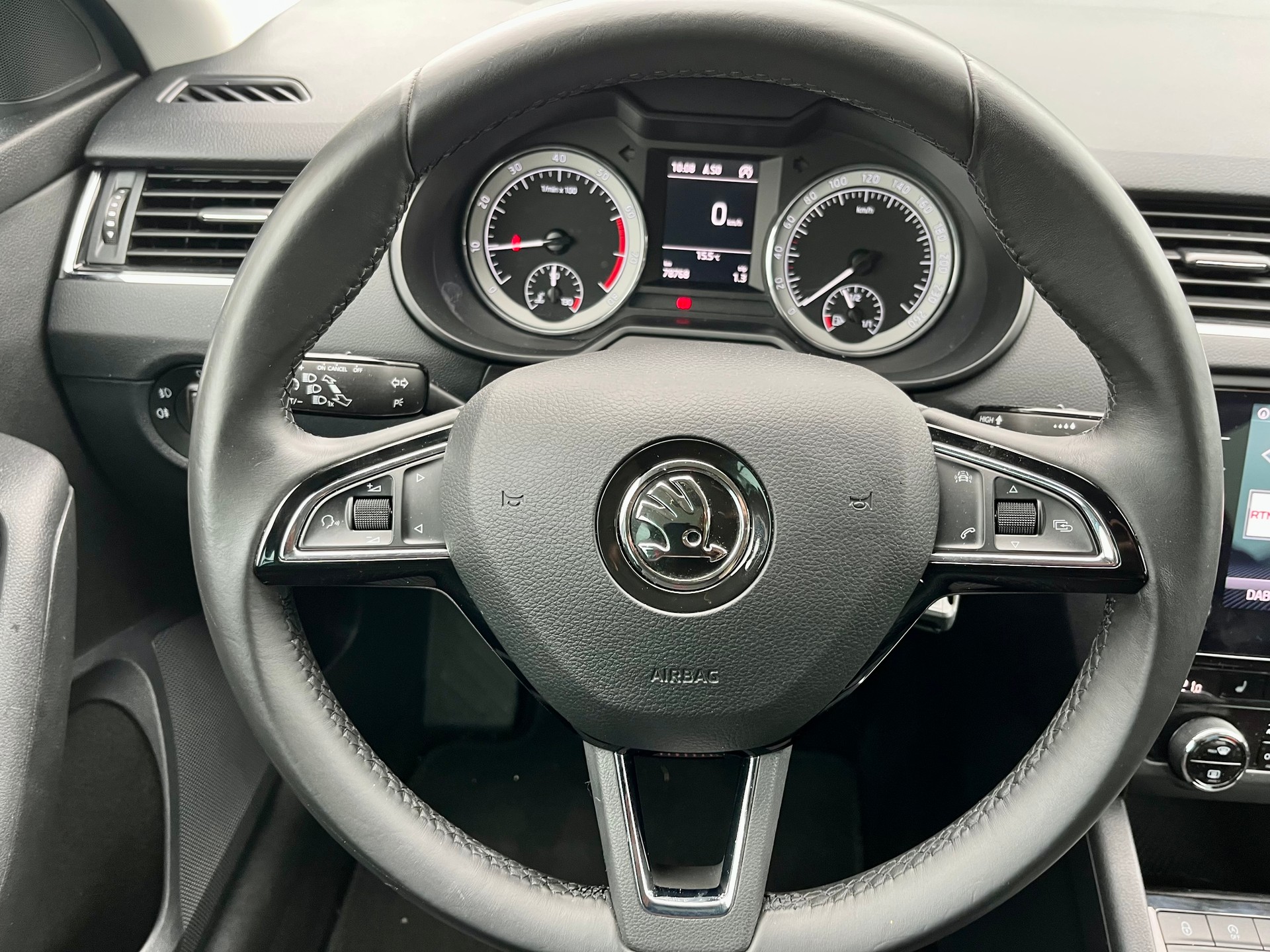SKODA Octavia Combi 1.5 TSI Clever-image-9