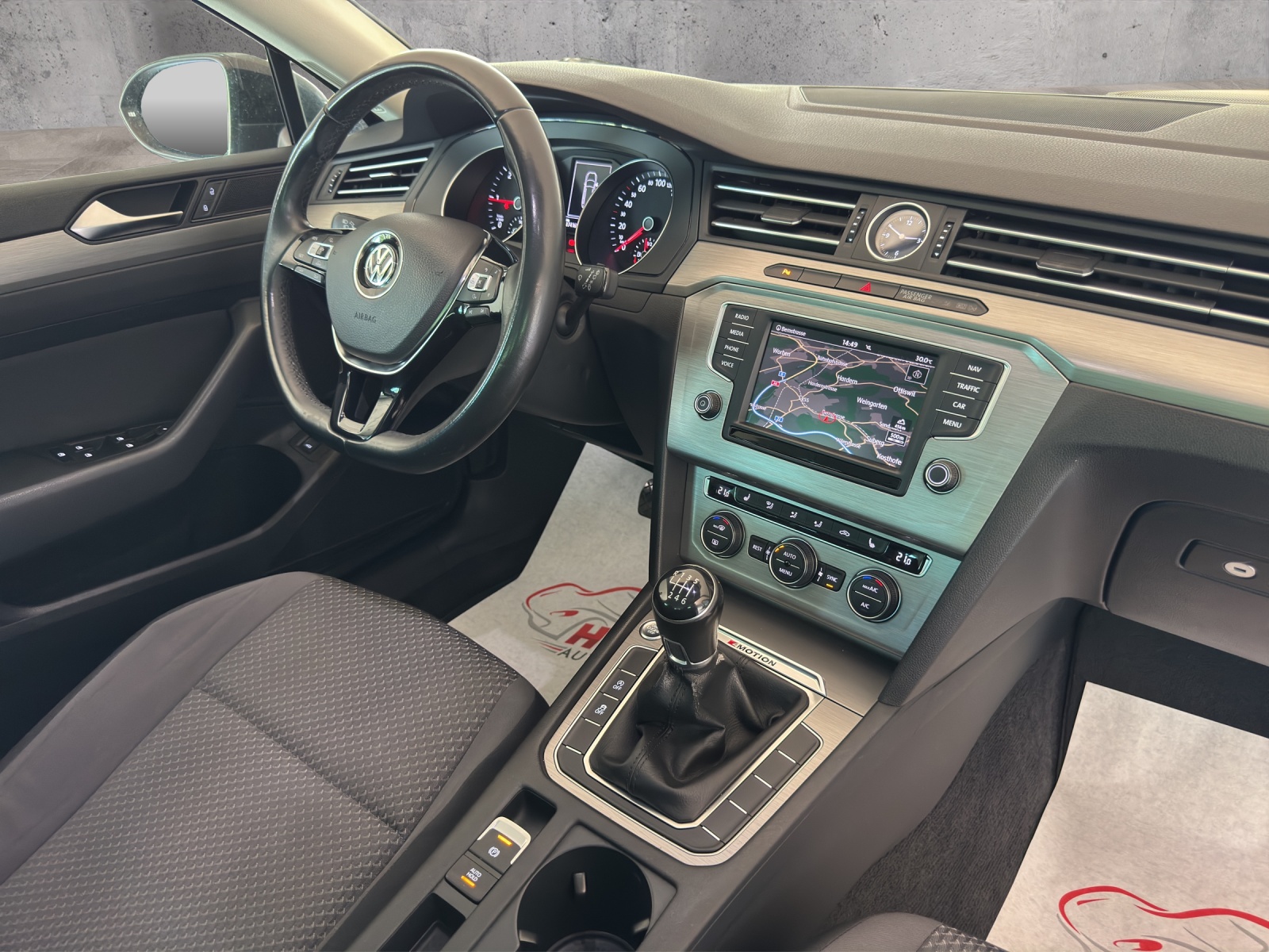 VW Passat Variant 2.0 TDI SCR BMT Trendline 4 Motion-image-12