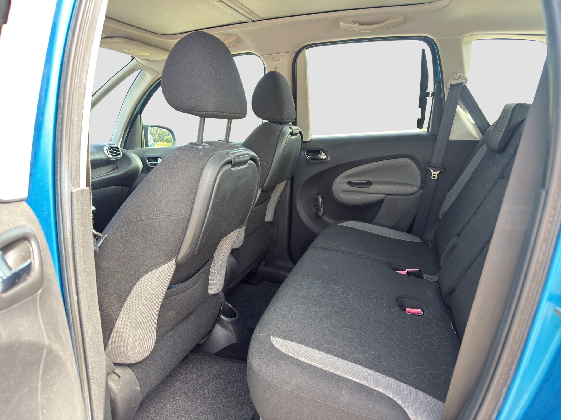 CITROEN C3 Picasso 1.6 HDi Exclusive ** Frisch ab MFK und Service ** CH Auto ** 1. Hand **-image-9