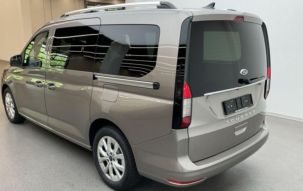 FORD Grand Tourneo Connect 1.5 EcoBoost Titanium Automat-image-1