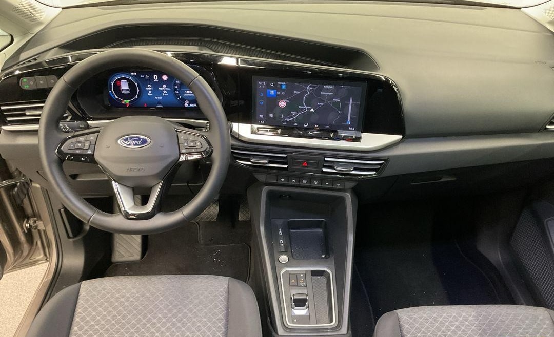 FORD Grand Tourneo Connect 1.5 EcoBoost Titanium Automat-image-8