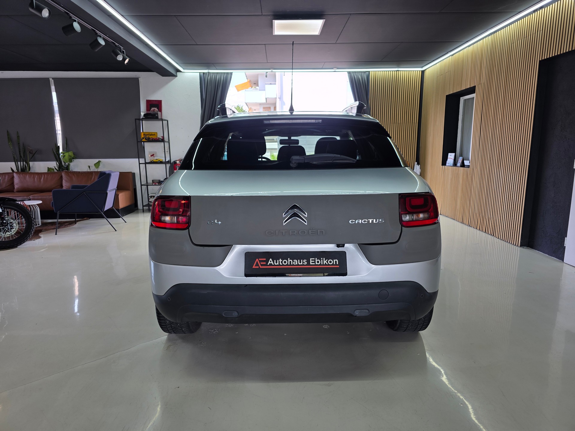 CITROEN C4 Cactus 1.2 VTi Feel Edition-image-5
