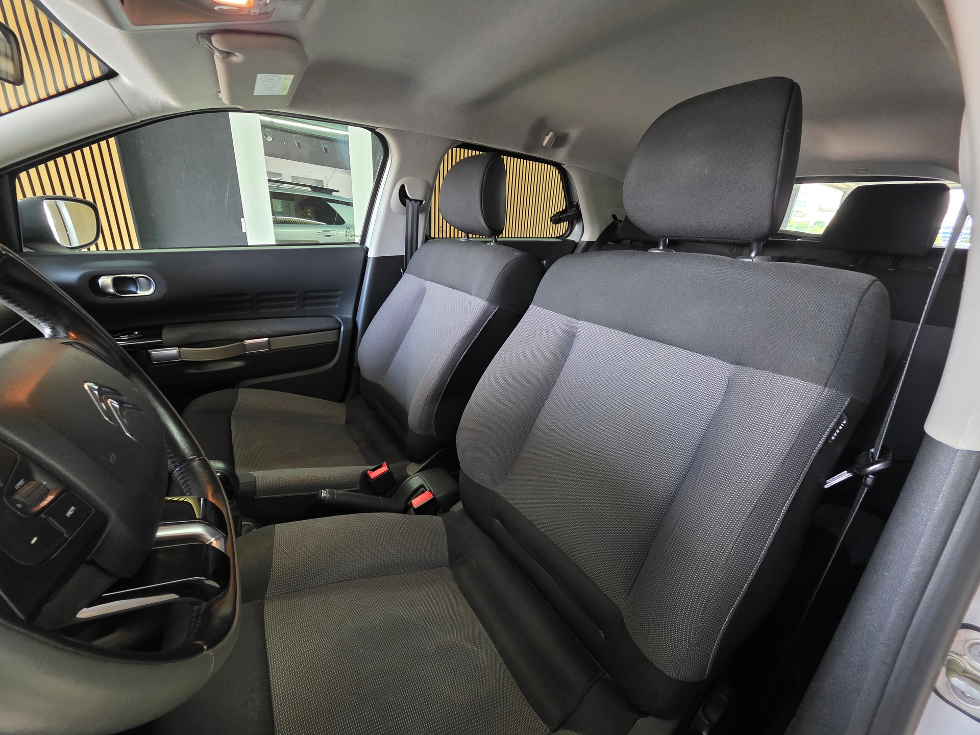 CITROEN C4 Cactus 1.2 VTi Feel Edition-image-9