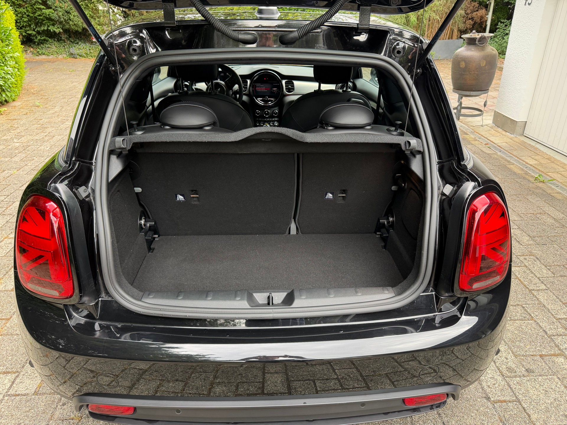 MINI Cooper SE-image-4
