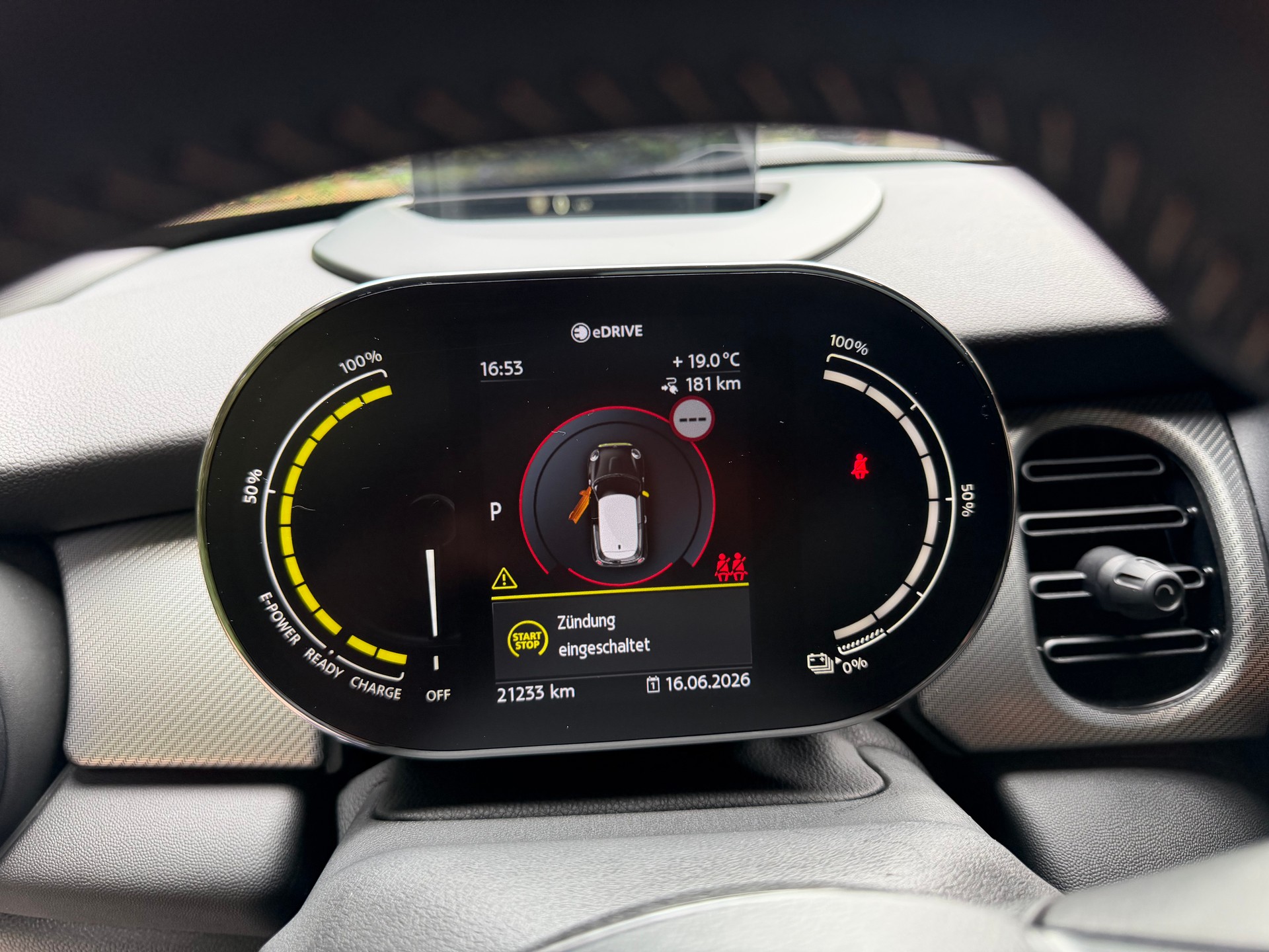MINI Cooper SE-image-3
