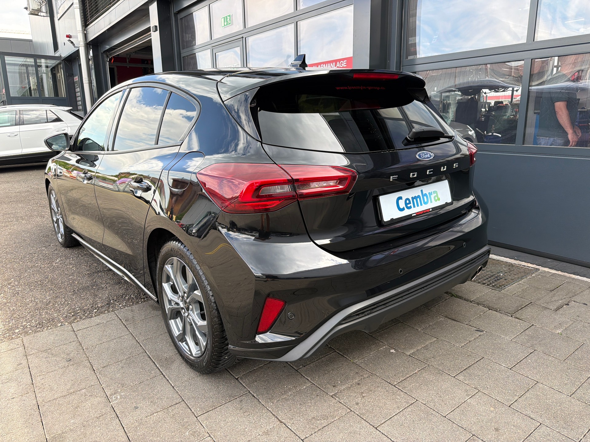 FORD Focus 1.5 TDCi EcoBlue ST-Line Automatic-image-3