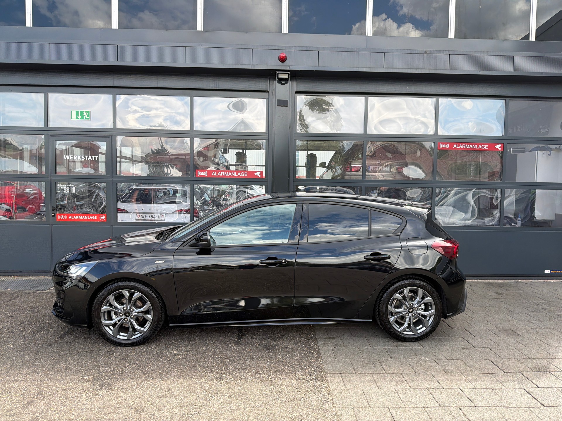 FORD Focus 1.5 TDCi EcoBlue ST-Line Automatic-image-2
