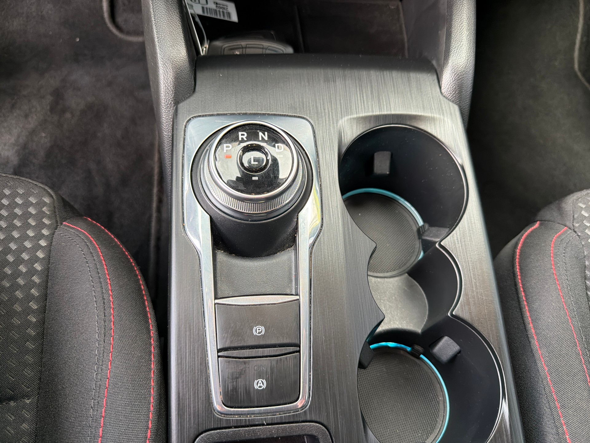 FORD Focus 1.5 TDCi EcoBlue ST-Line Automatic-image-14