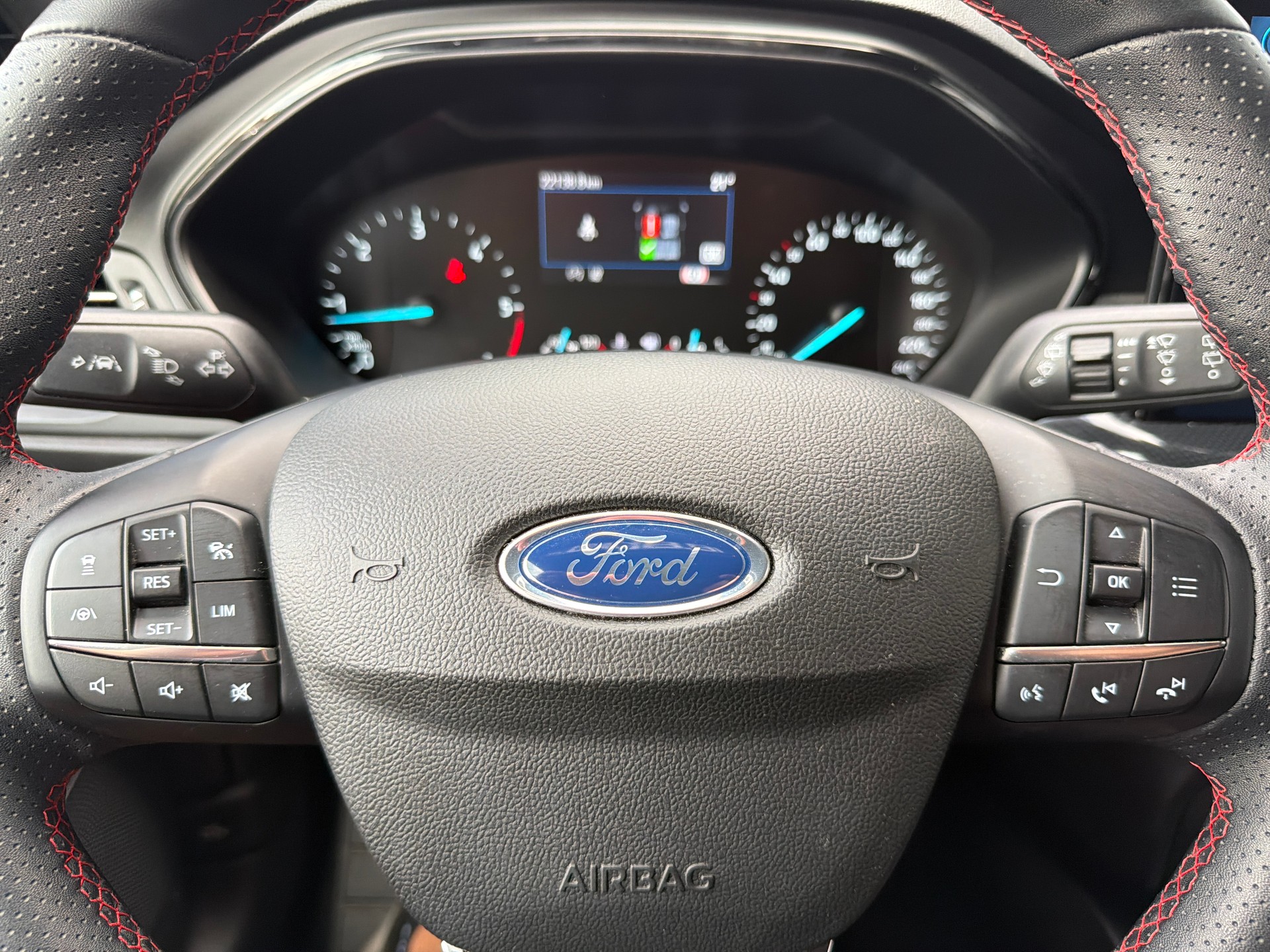FORD Focus 1.5 TDCi EcoBlue ST-Line Automatic-image-15