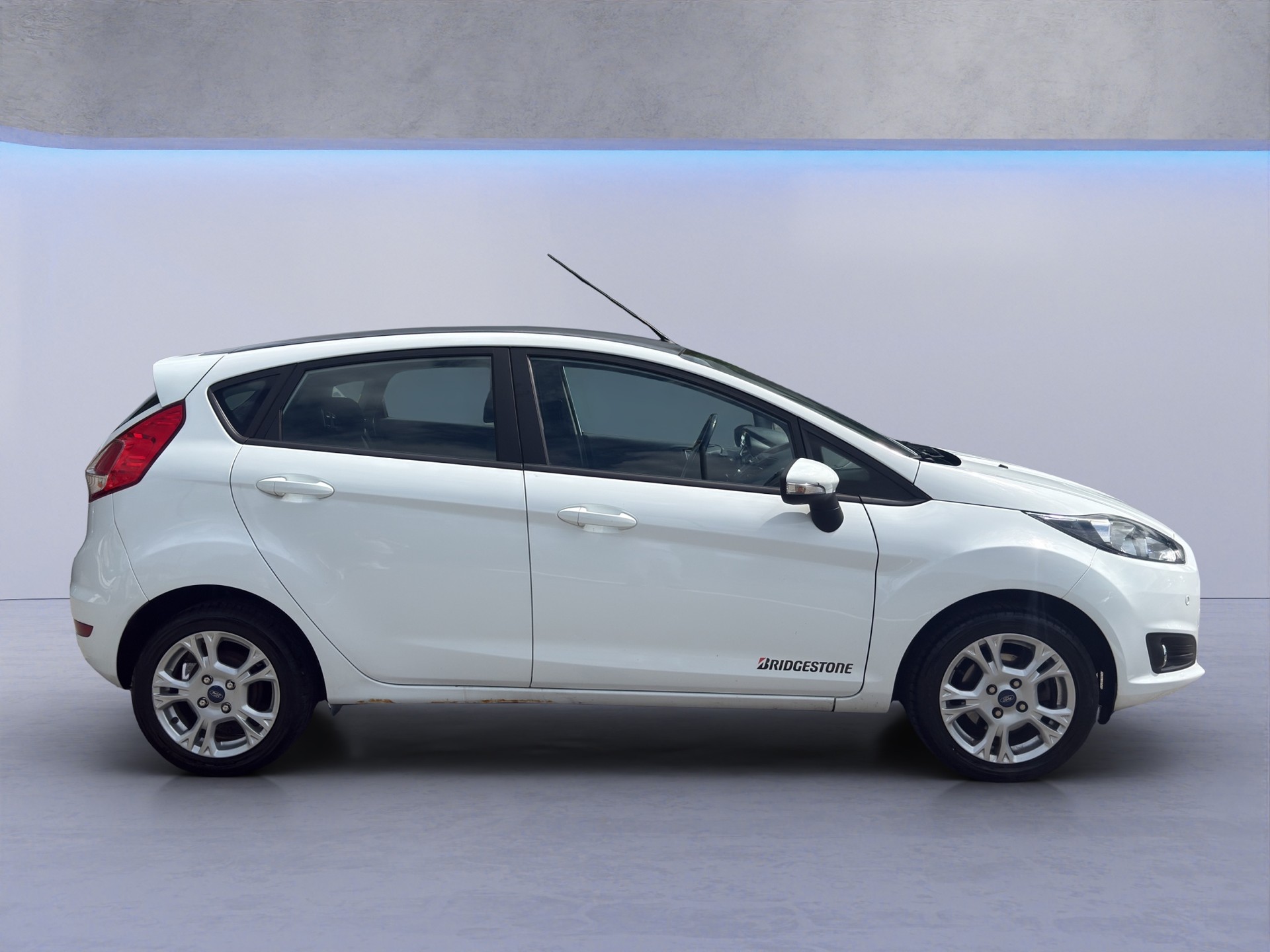 FORD Fiesta 1.0 SCTi Titanium-image-7