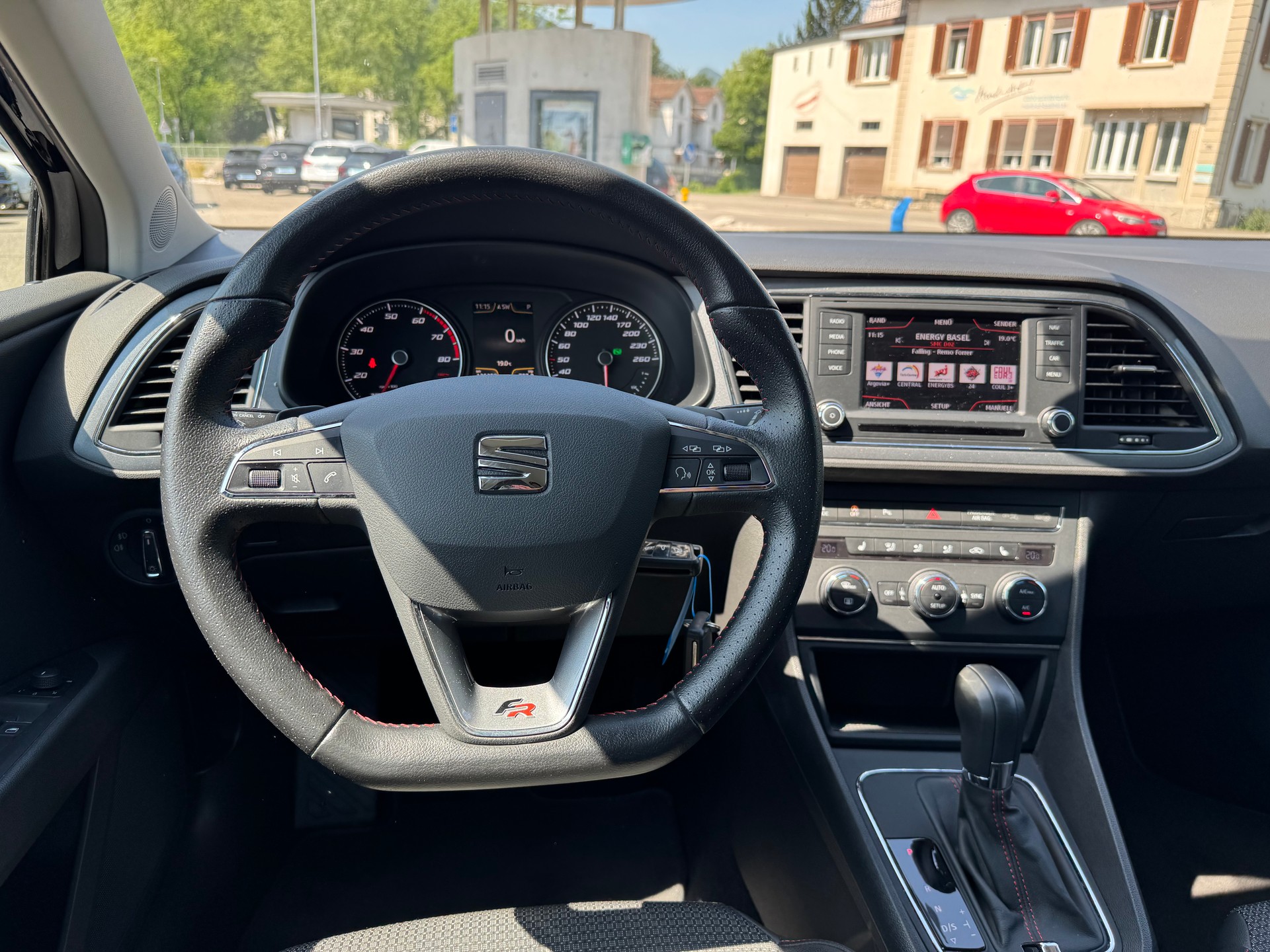 SEAT Leon 1.8 TSI FR DSG-image-12