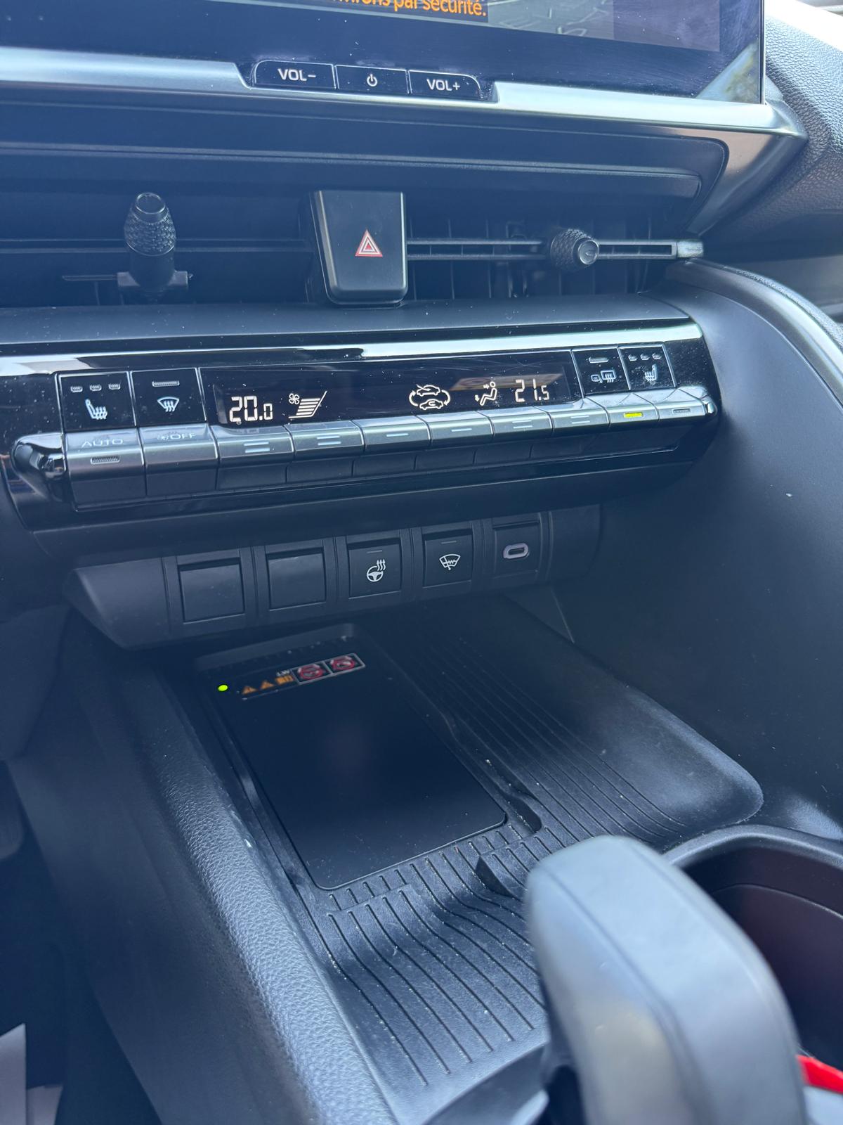 TOYOTA C-HR 2.0 HSD CVT Trend 2WD-image-25
