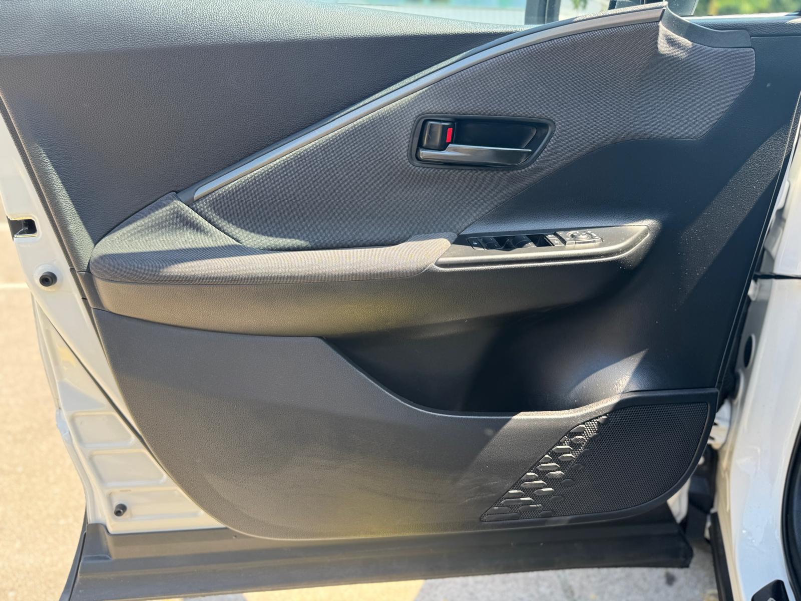 TOYOTA C-HR 2.0 HSD CVT Trend 2WD-image-11