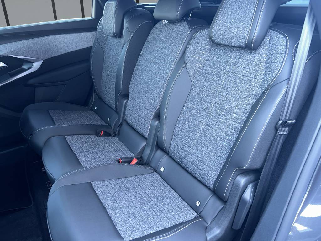 PEUGEOT 5008 195 Plug-in Hybrid e-DCS7 Allure-image-8