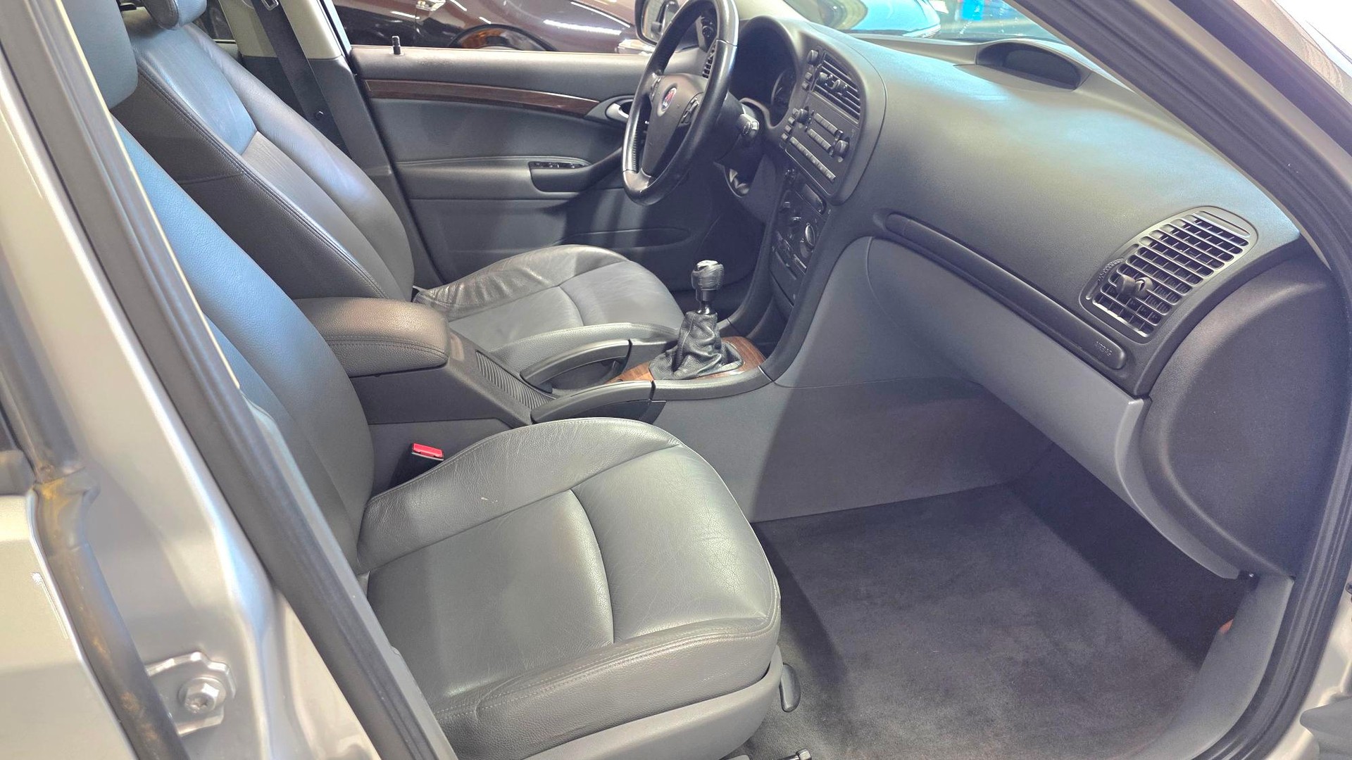 SAAB 9-3 2.0t Linear-image-5