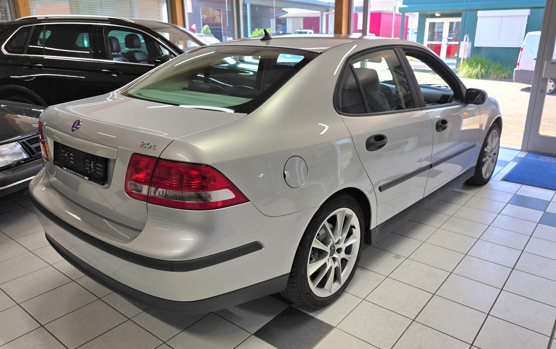 SAAB 9-3 2.0t Linear-image-3