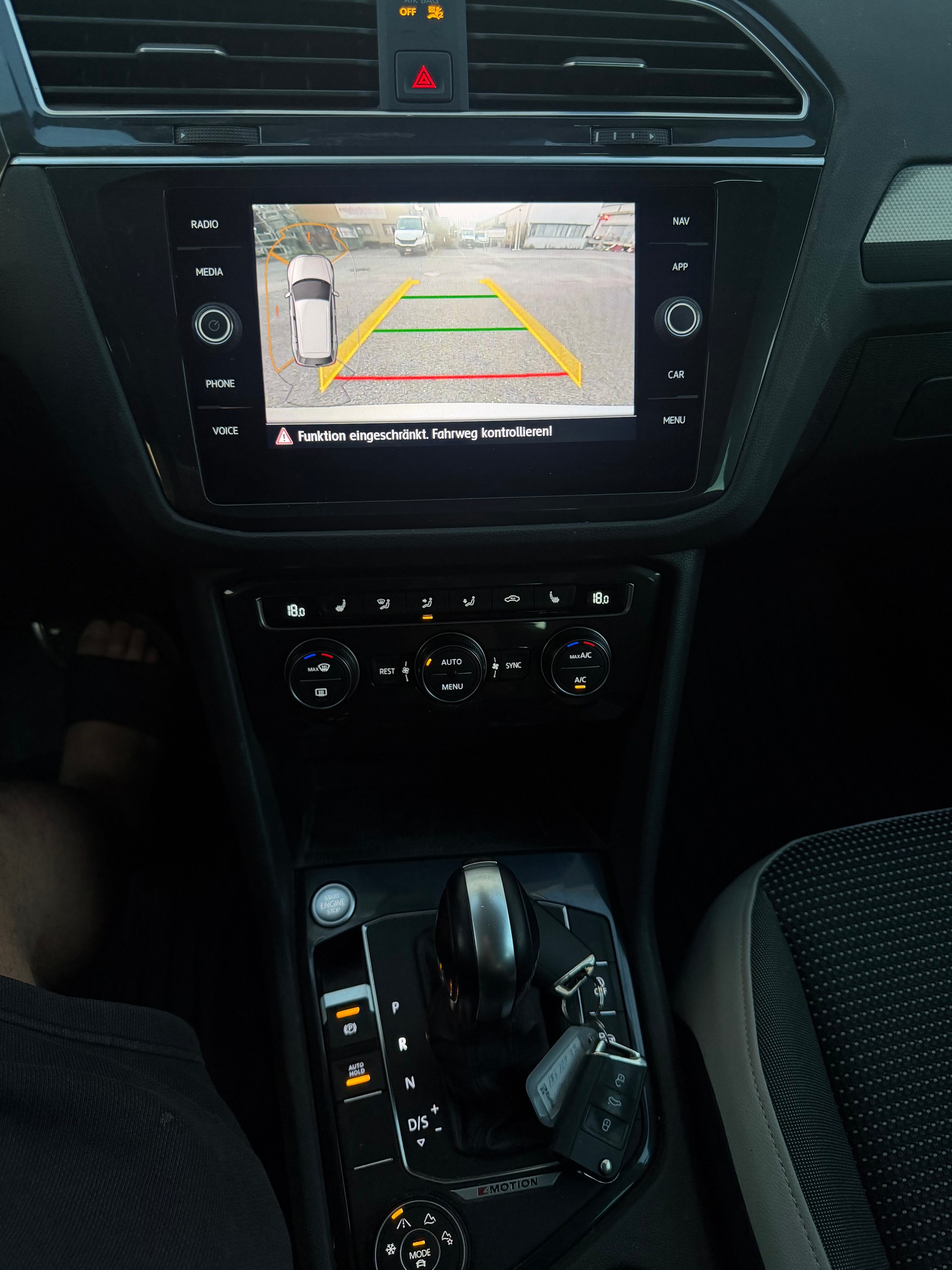 VW Tiguan 2.0 TDI SCR Offroad 4Motion DSG-image-12